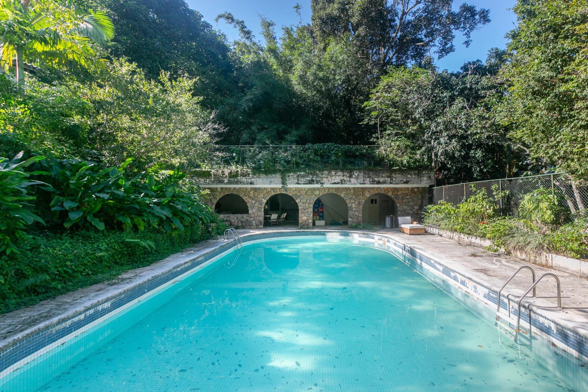 Rio132 - House in the middle of nature in São Conrado