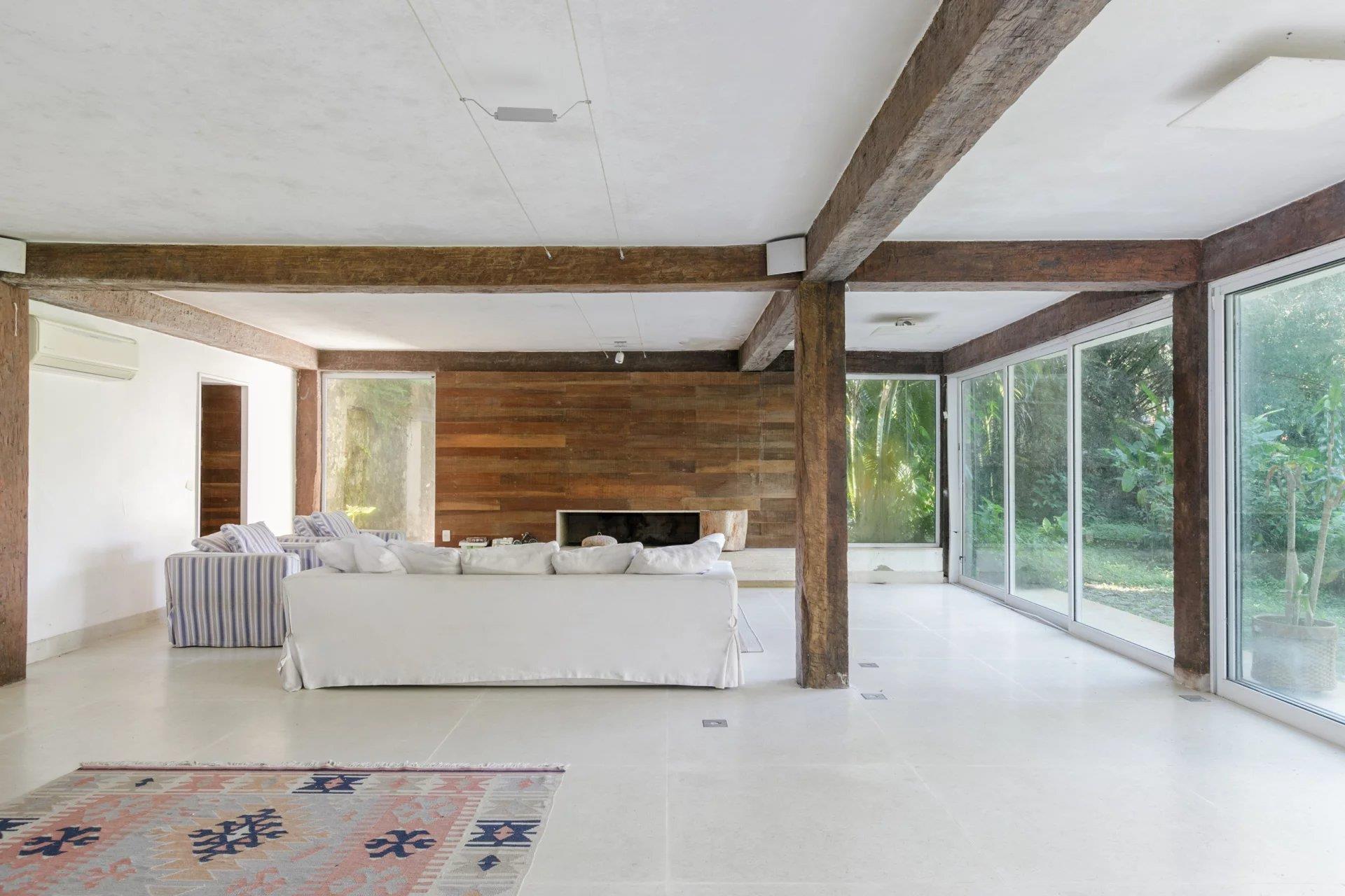 Rio132 - House in the middle of nature in São Conrado