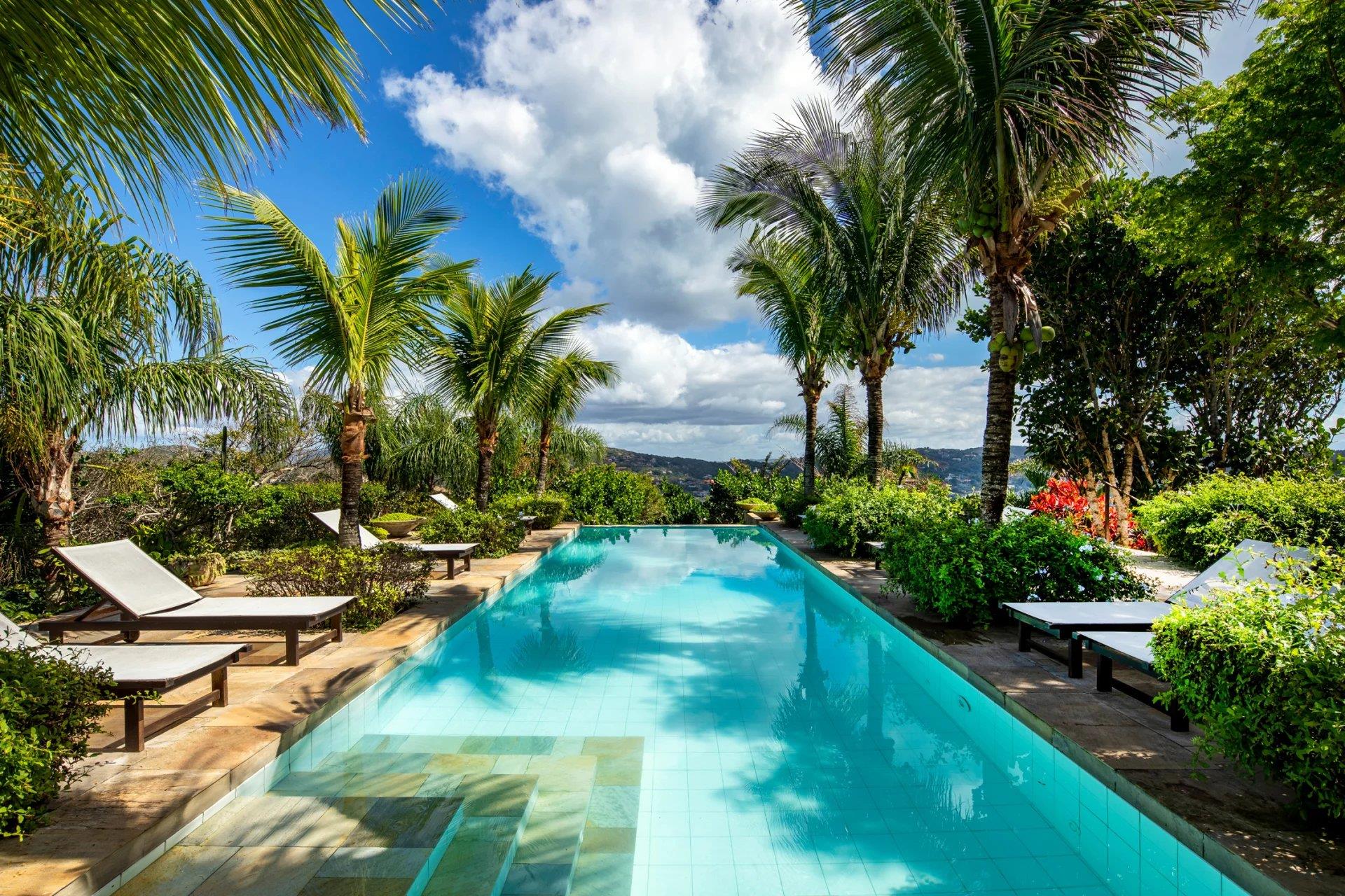 Buz009 - Beautiful 5 bedroom luxury villa in Ferradura