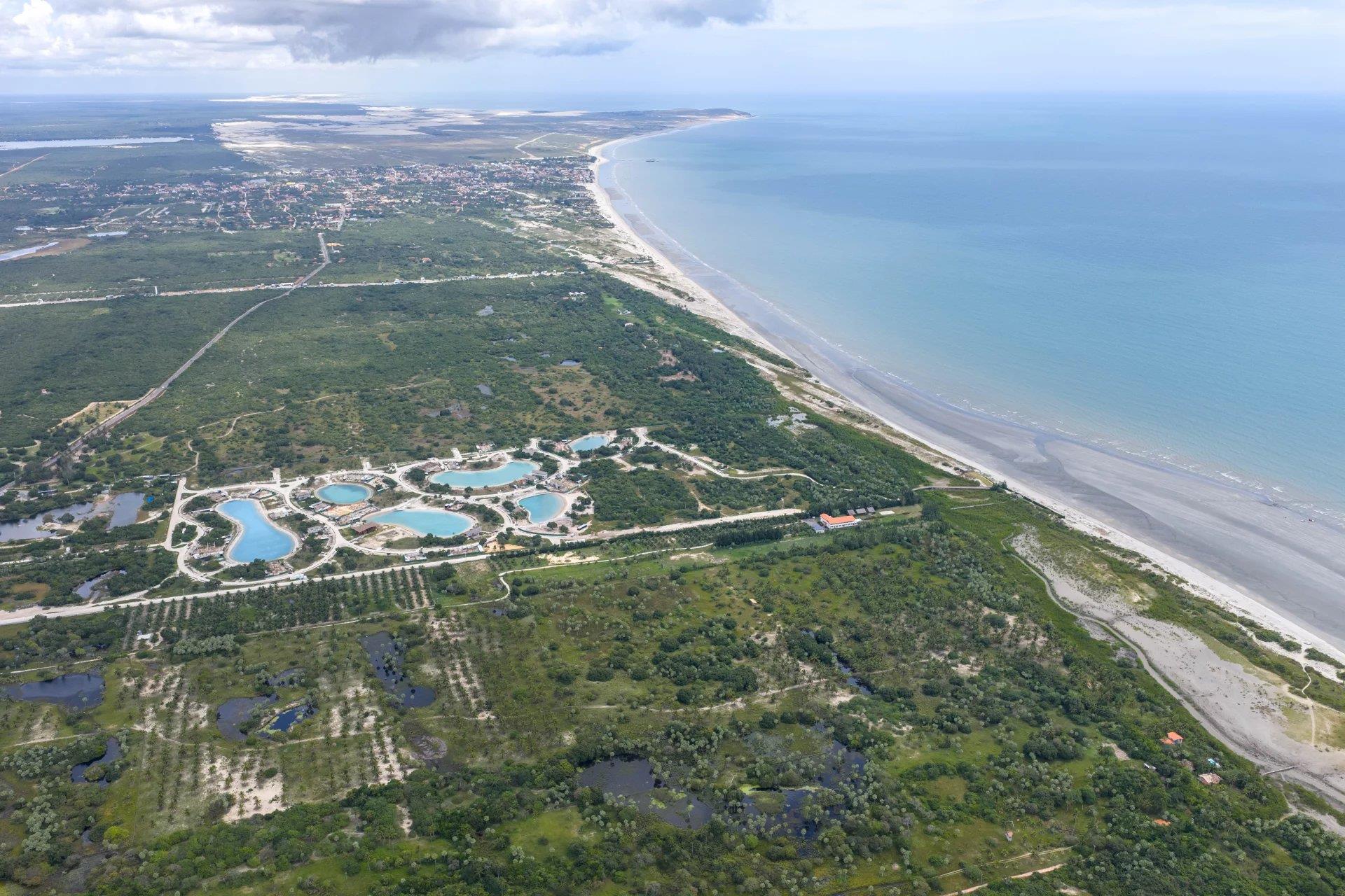 Cea072 - Last large plot of land facing the sea on Preá beach