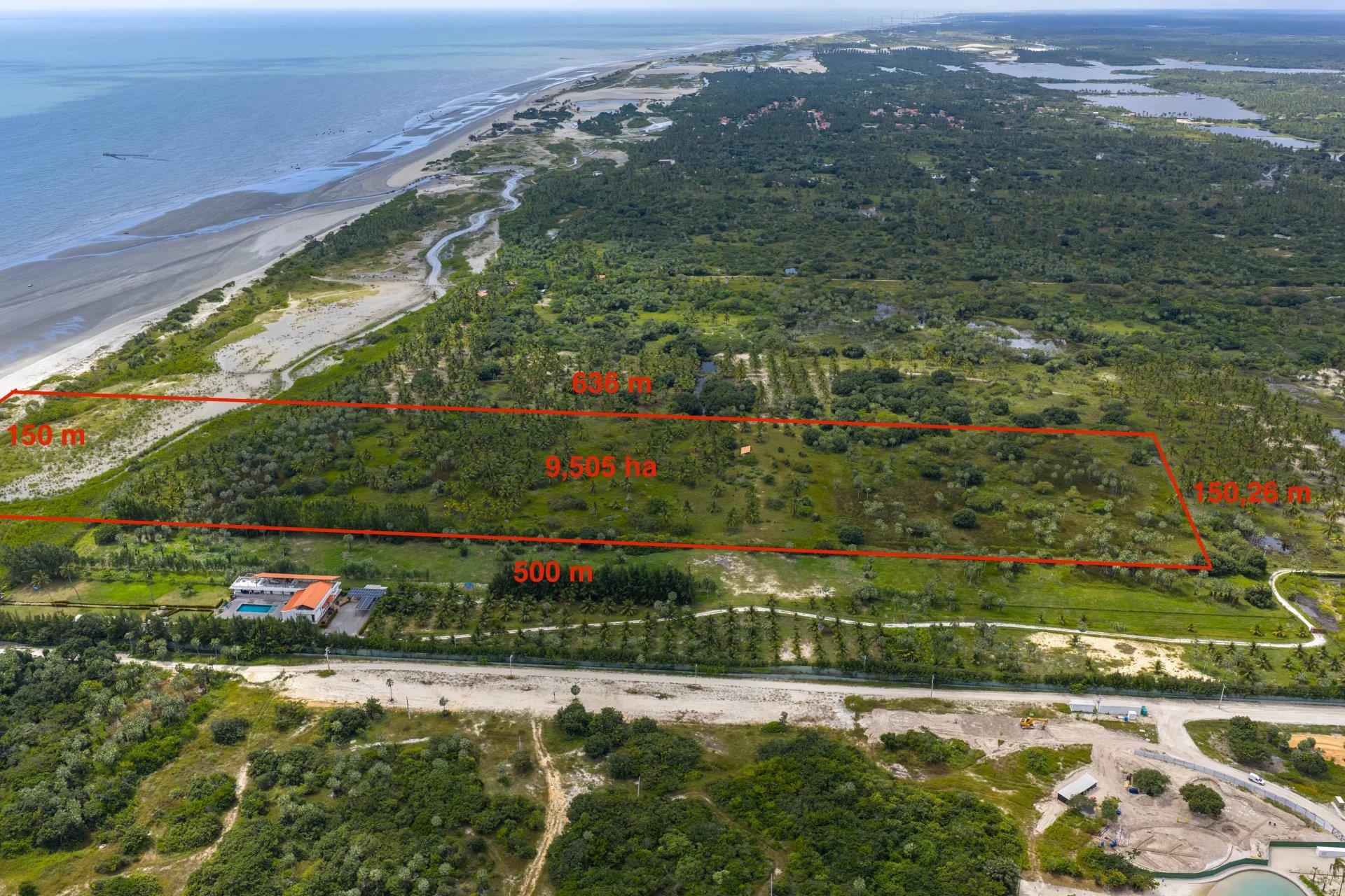 Cea072 - Last large plot of land facing the sea on Preá beach