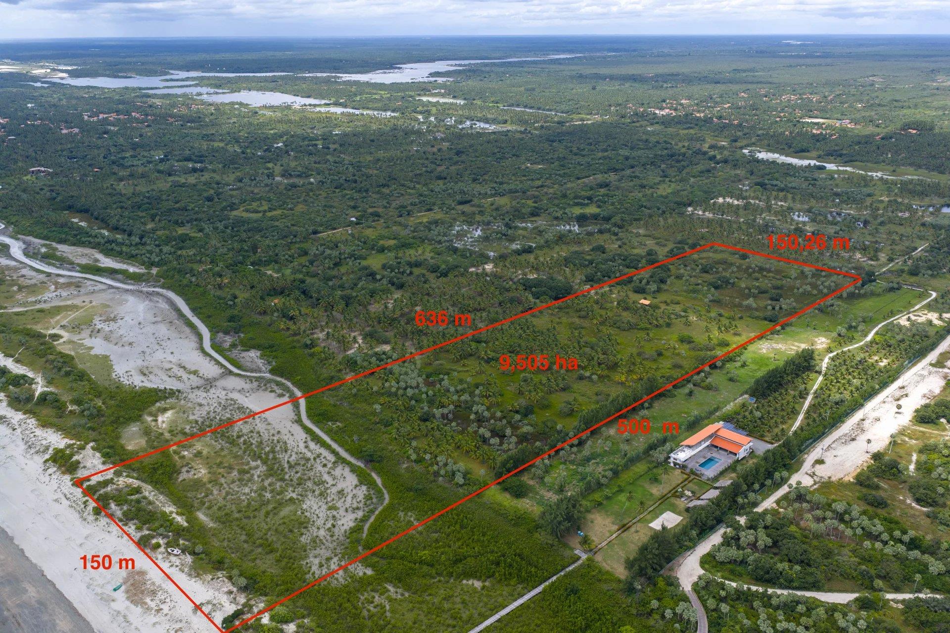 Cea072 - Last large plot of land facing the sea on Preá beach