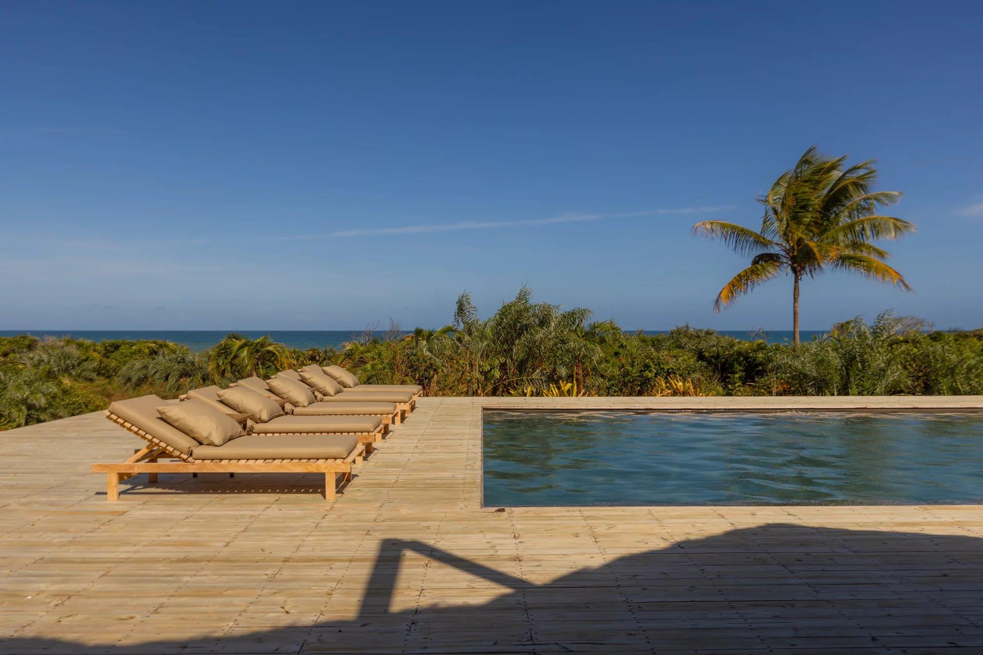 Bah176 – Beachfront villa in Serra Grande, Bahia