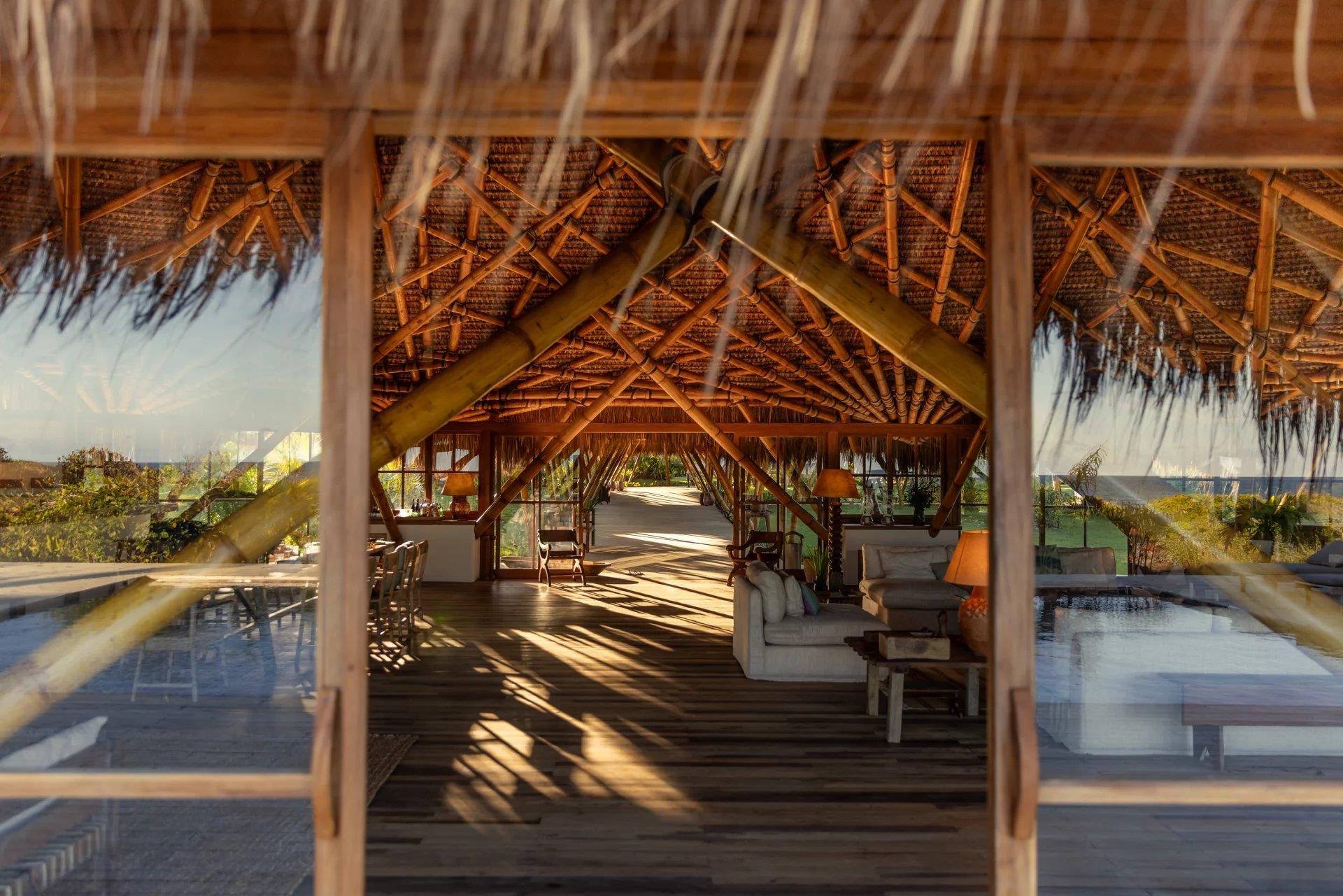 Bah176 – Beachfront villa in Serra Grande, Bahia