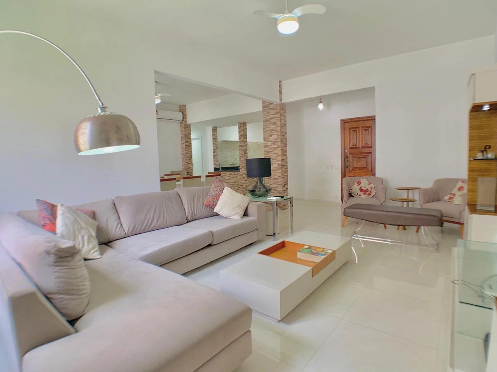Rio396 - Spacious 4-bedroom apartment in Copacabana