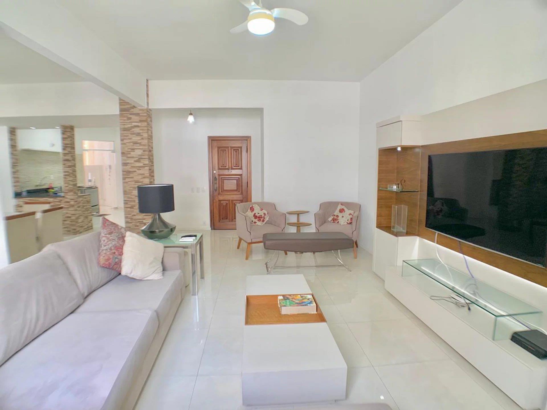 Rio396 - Spacious 4-bedroom apartment in Copacabana