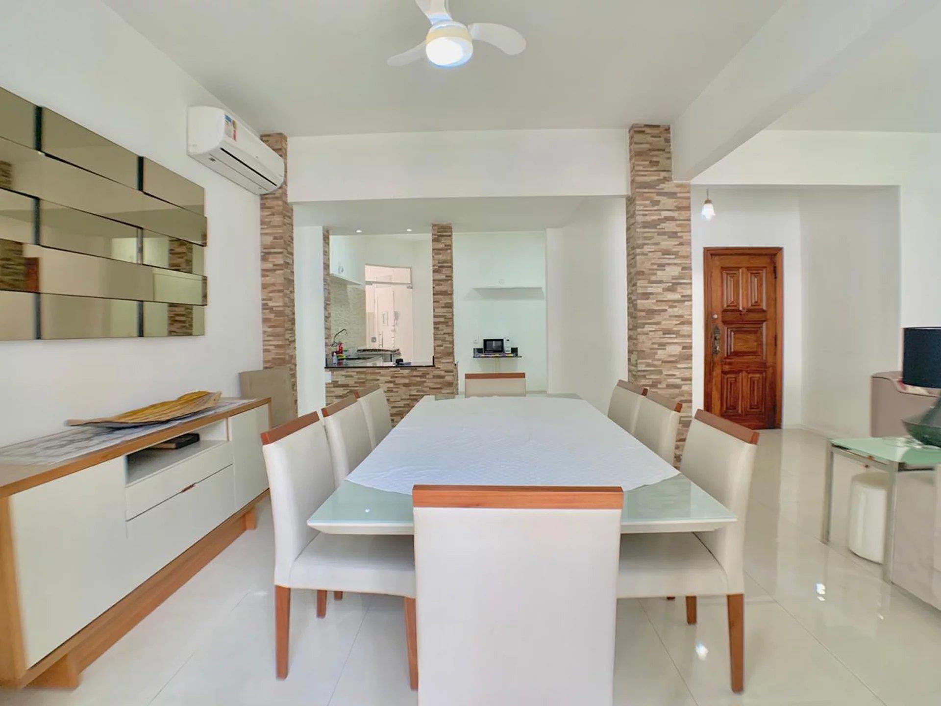 Rio396 - Spacious 4-bedroom apartment in Copacabana