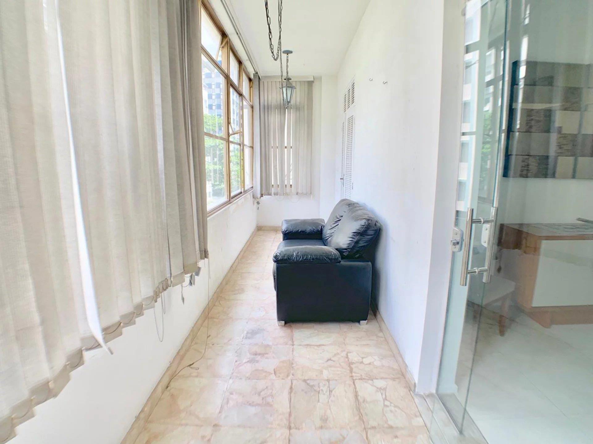 Rio396 - Spacious 4-bedroom apartment in Copacabana