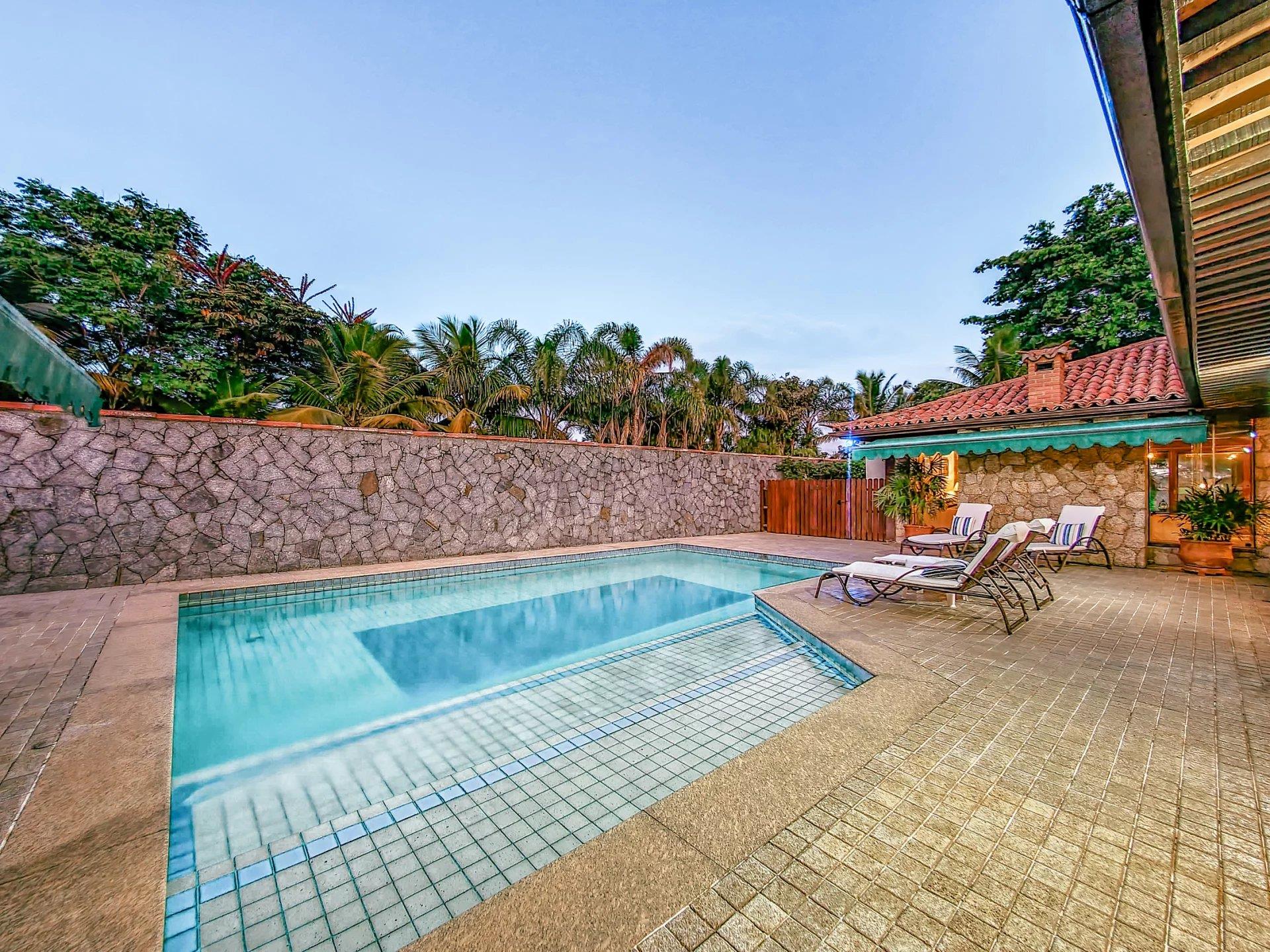 Buz057 - Beautiful beachfront house in Ferradura, in Búzios