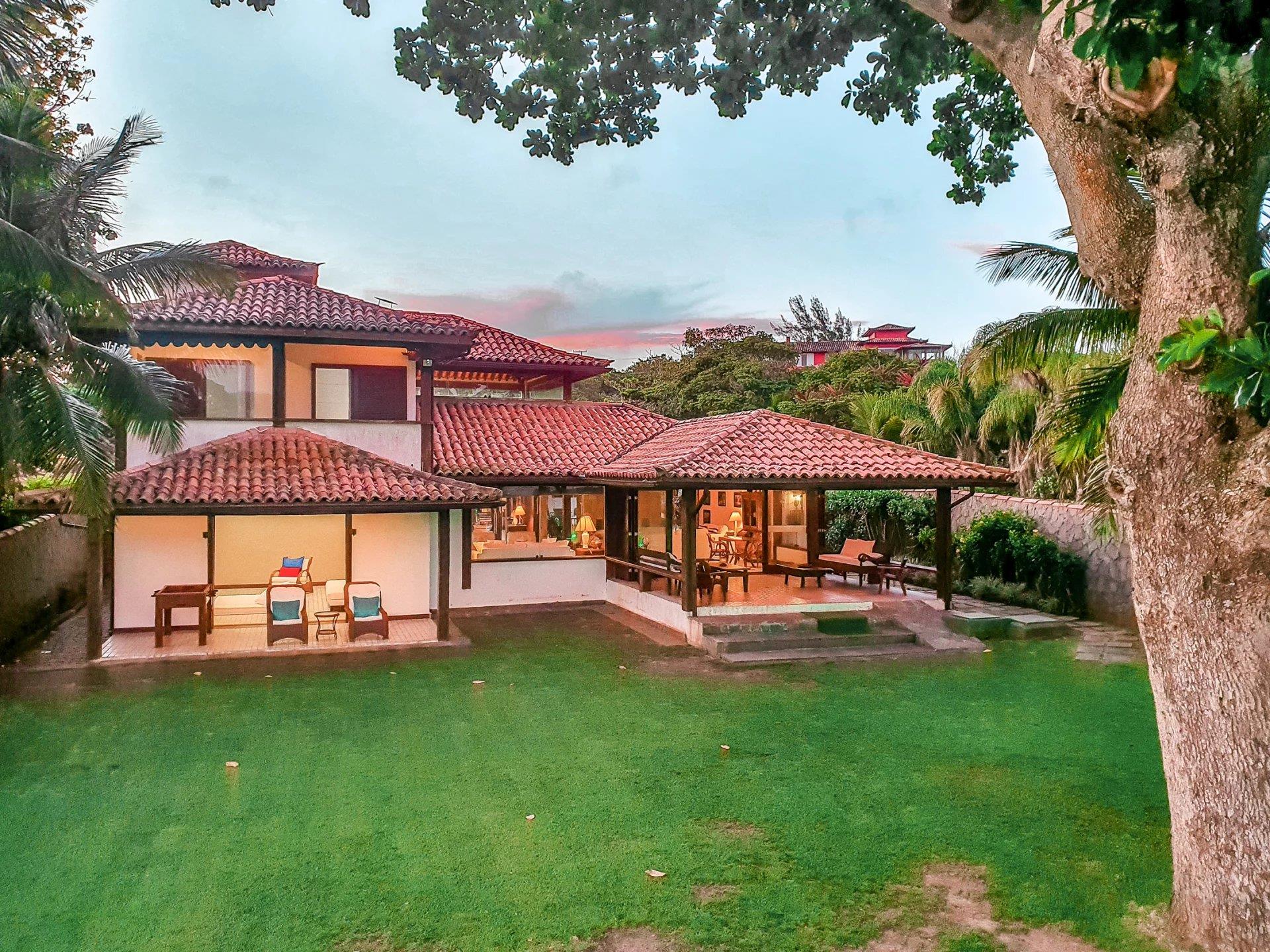 Buz057 - Beautiful beachfront house in Ferradura, in Búzios