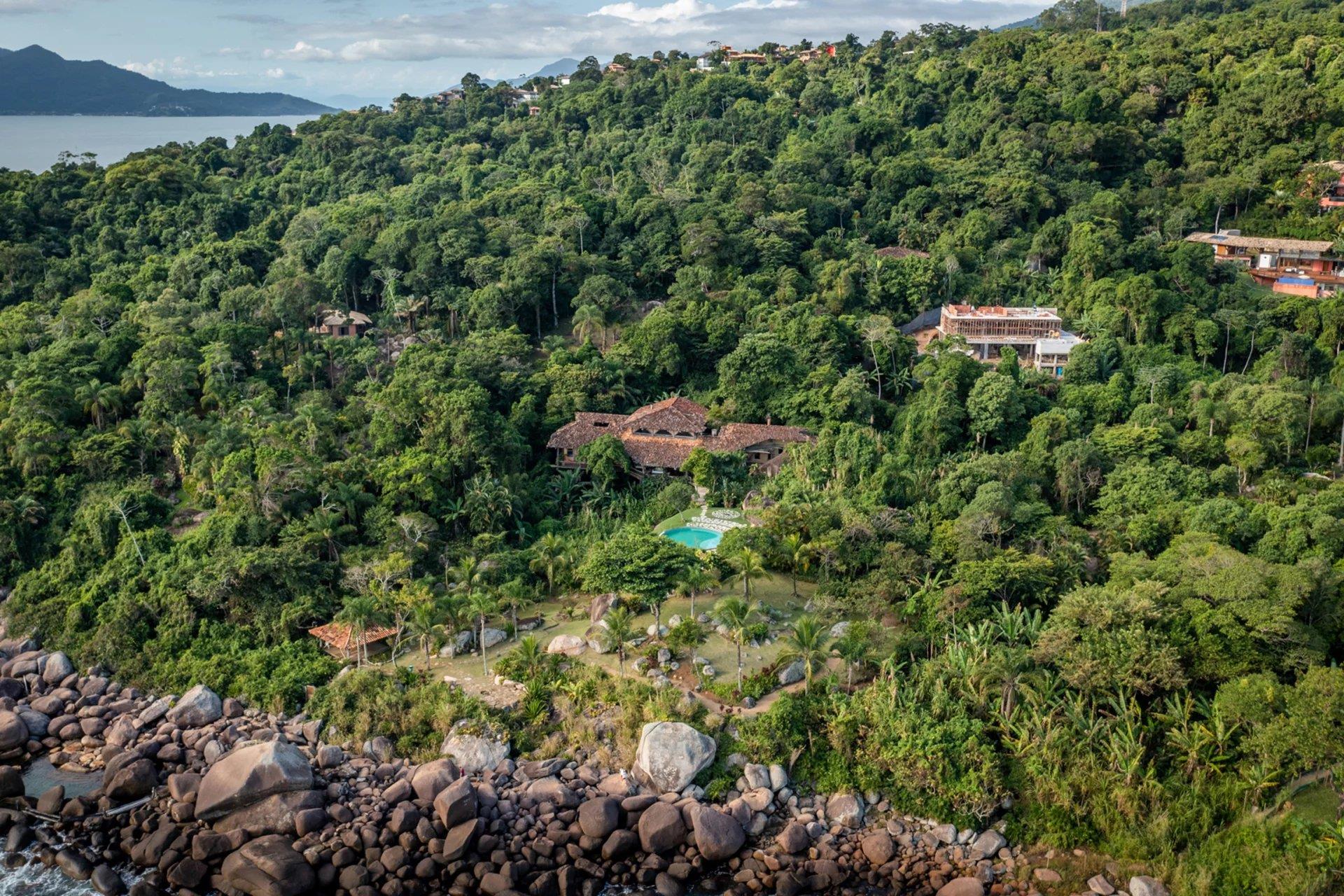 Sao600 - Exotic house facing the ocean in Ilhabela