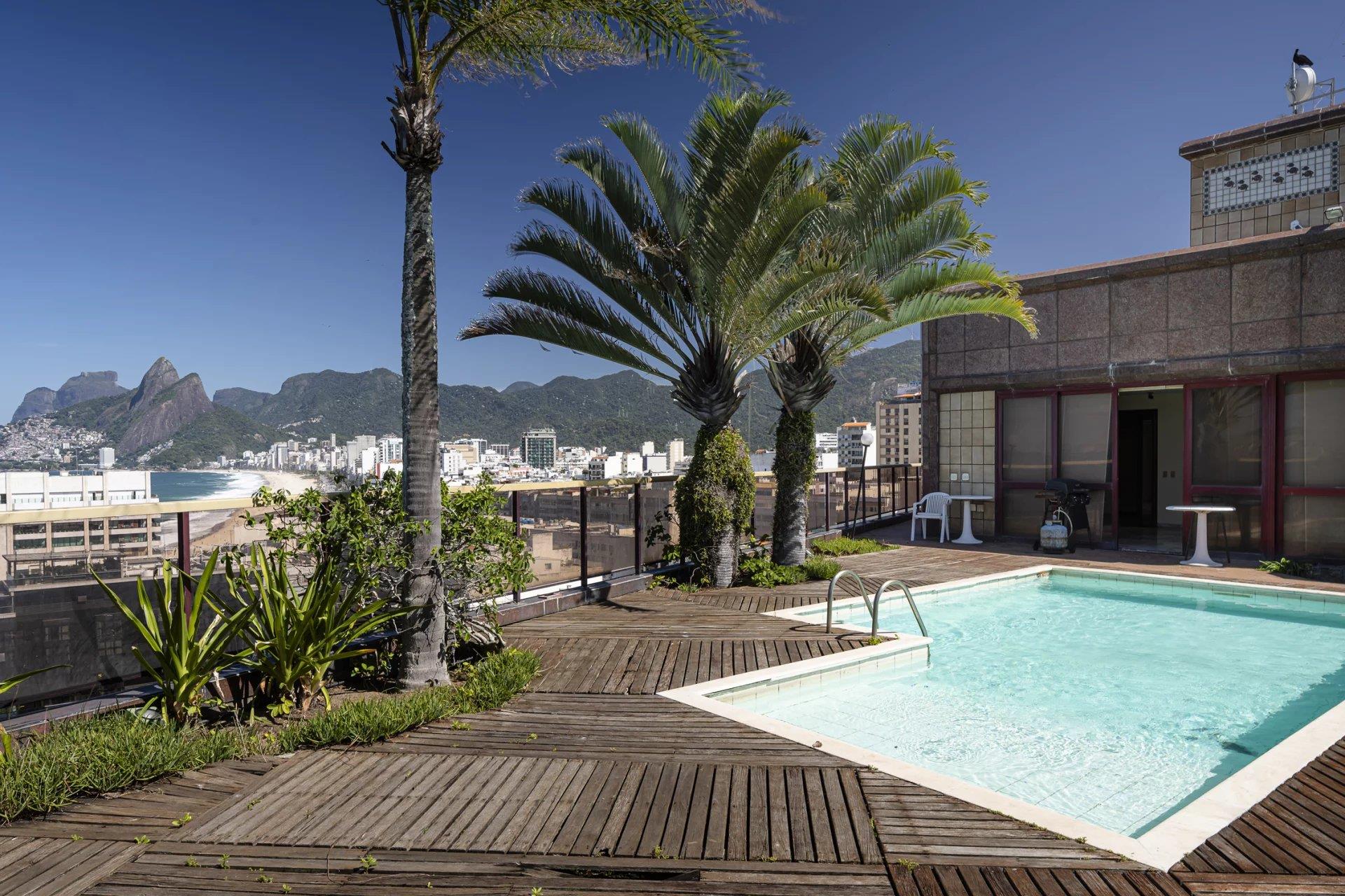 Rio051 - Grand duplex penthouse in Copacabana