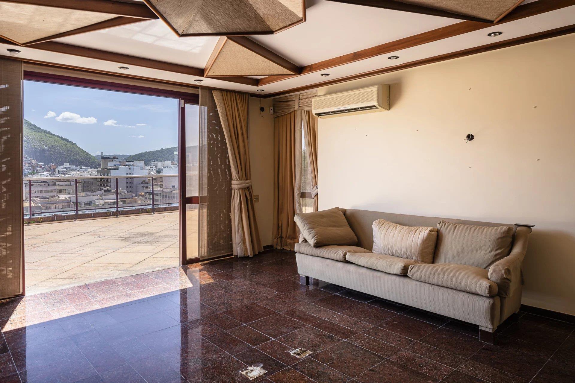 Rio051 - Grand duplex penthouse in Copacabana