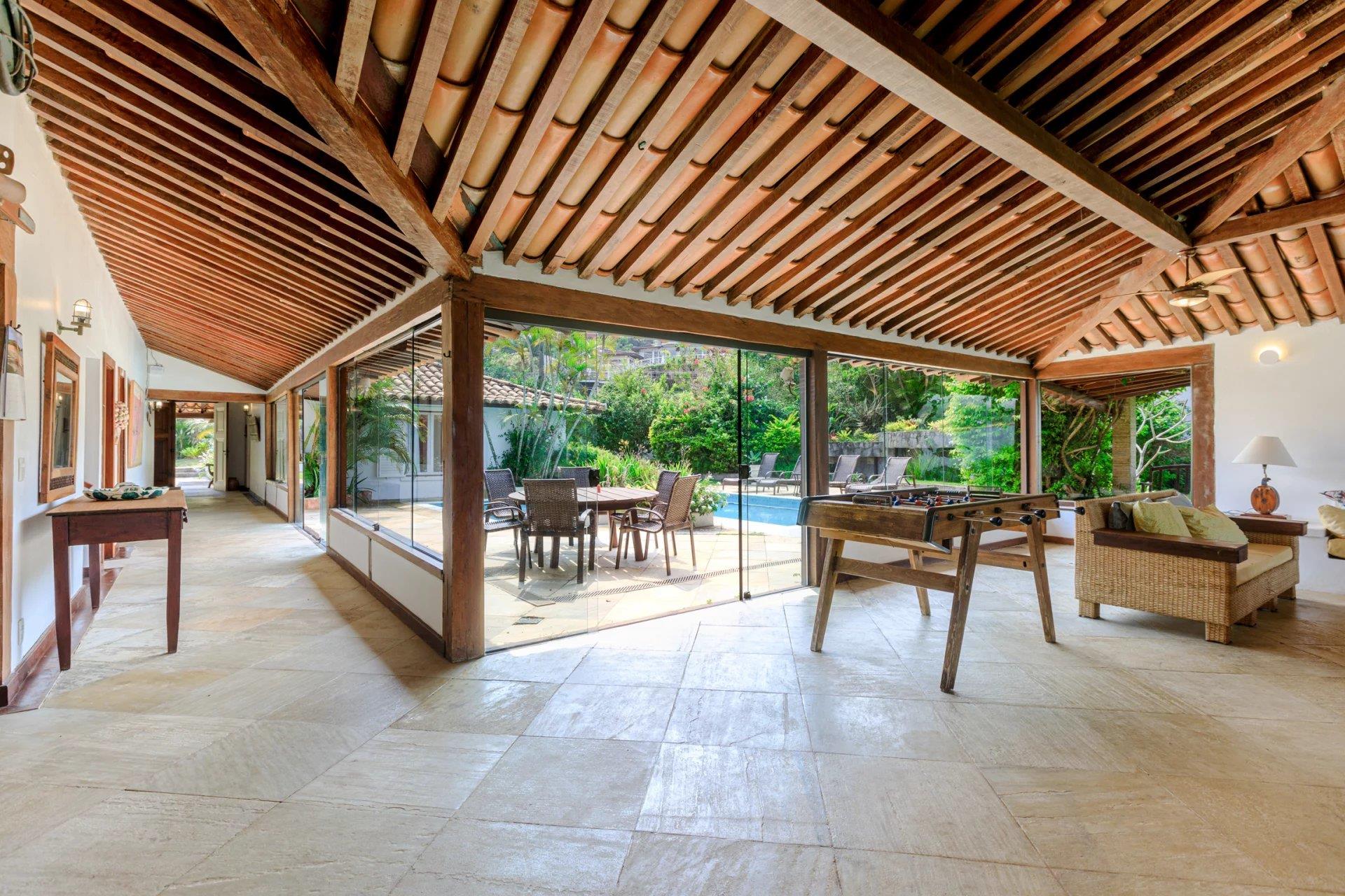 Buz029 - Prestigious house in front of the sea in Búzios