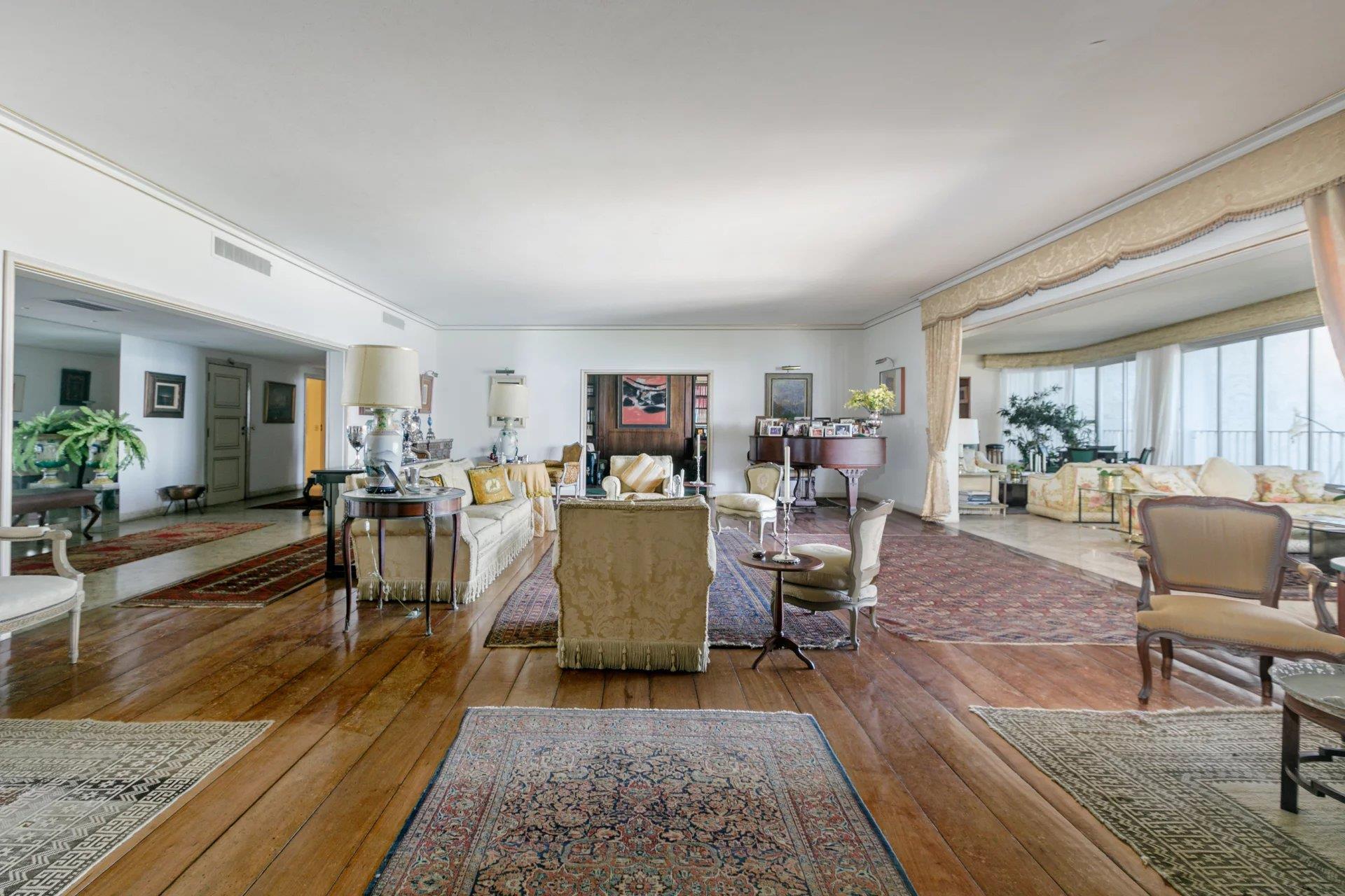 Rio276 - Large apartment in Arpoador