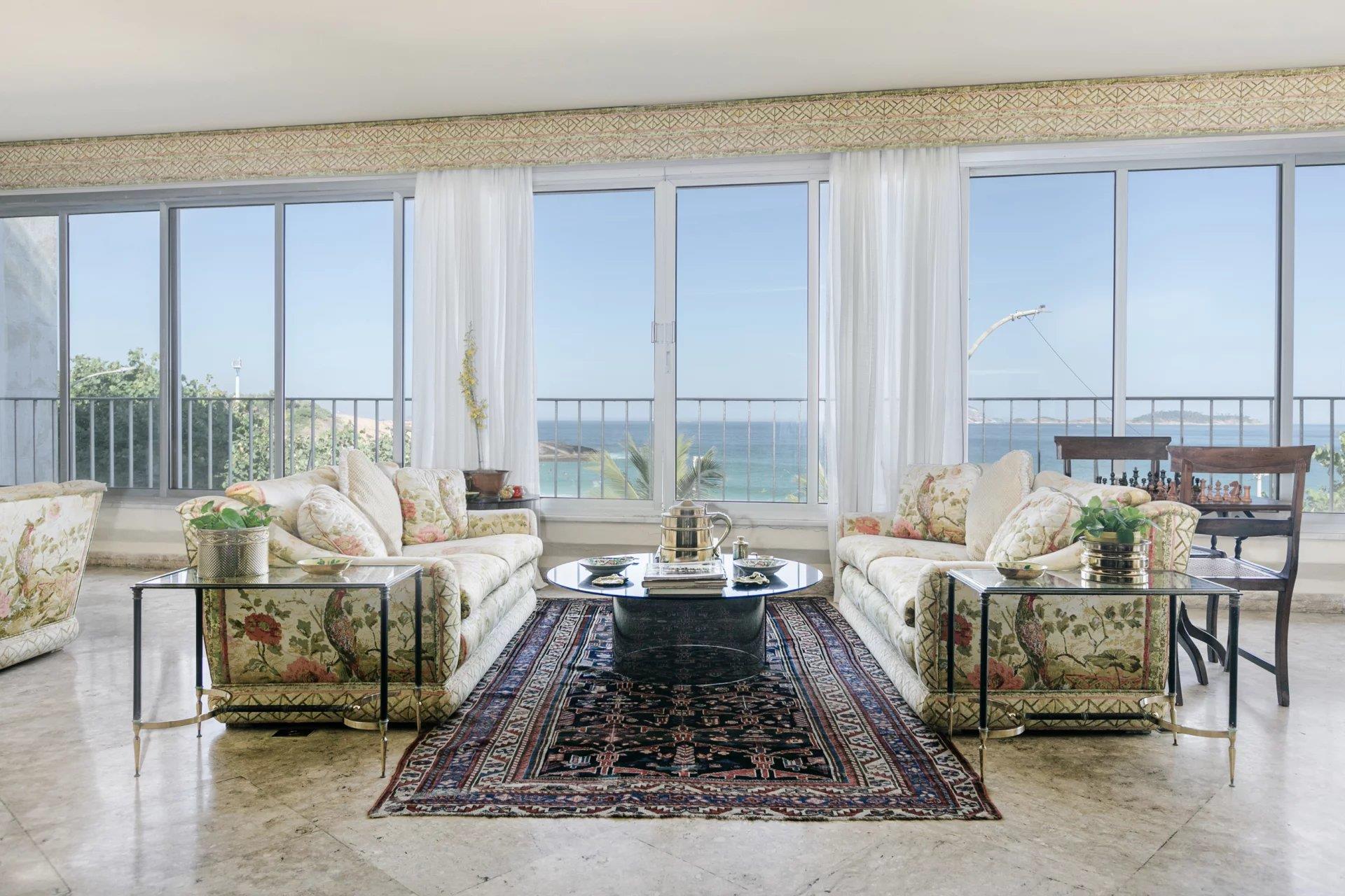 Rio276 - Large apartment in Arpoador