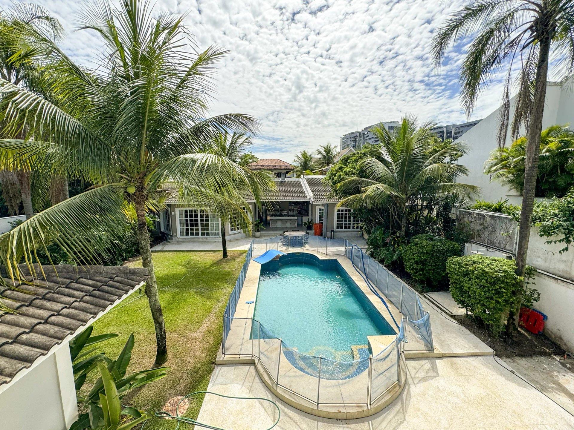 Rio201 - Gated community villa in Barra da Tijuca