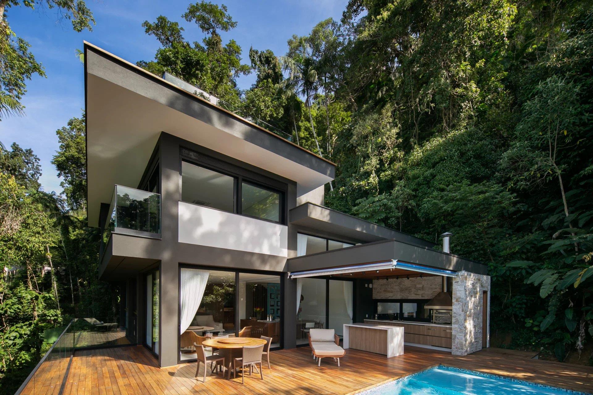 Gua002 - Luxurious condominium mansion in Guarujá