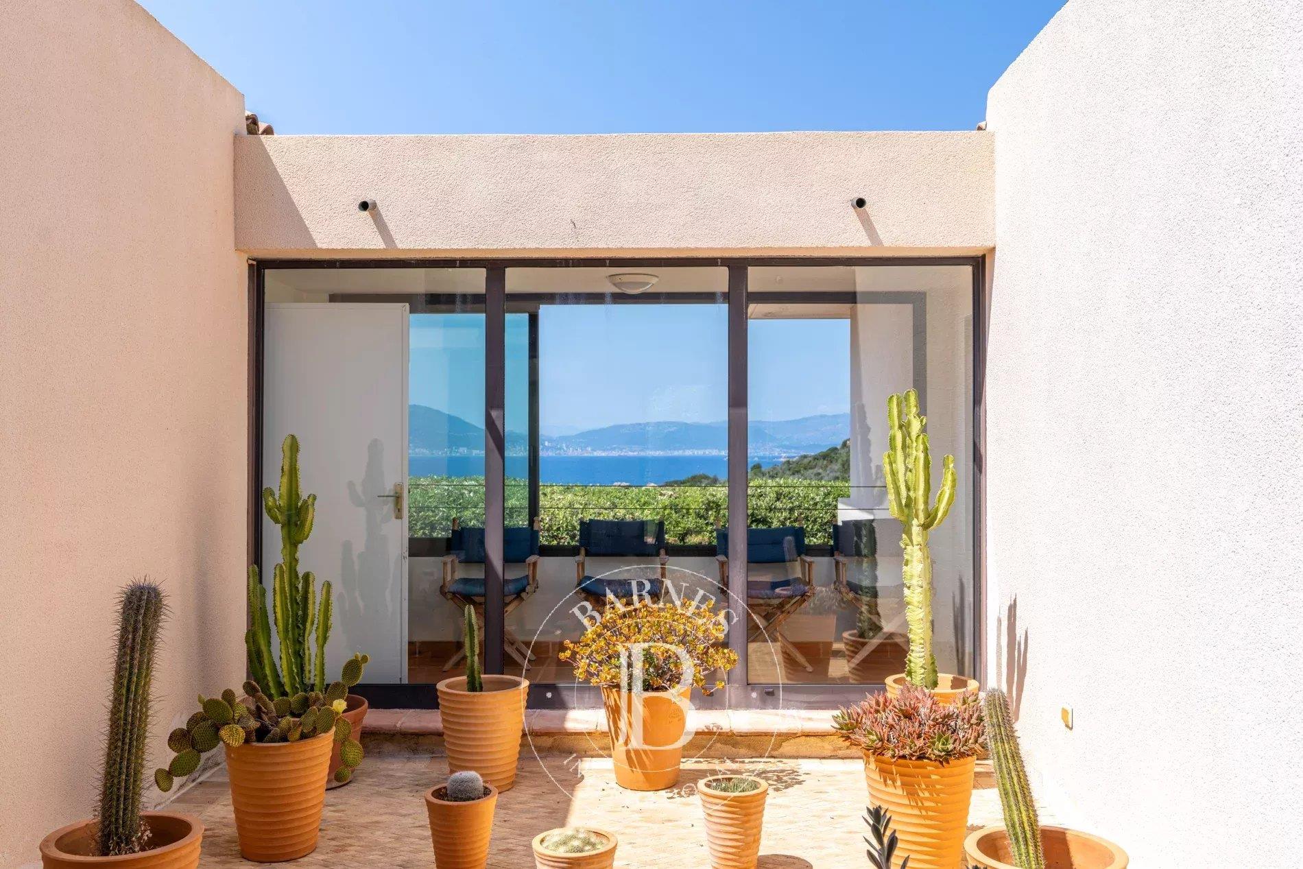Coti-Chiavari, South Shore, 2 villas, Swimming pool, 7 bedrooms, sea view, walking distance to the b