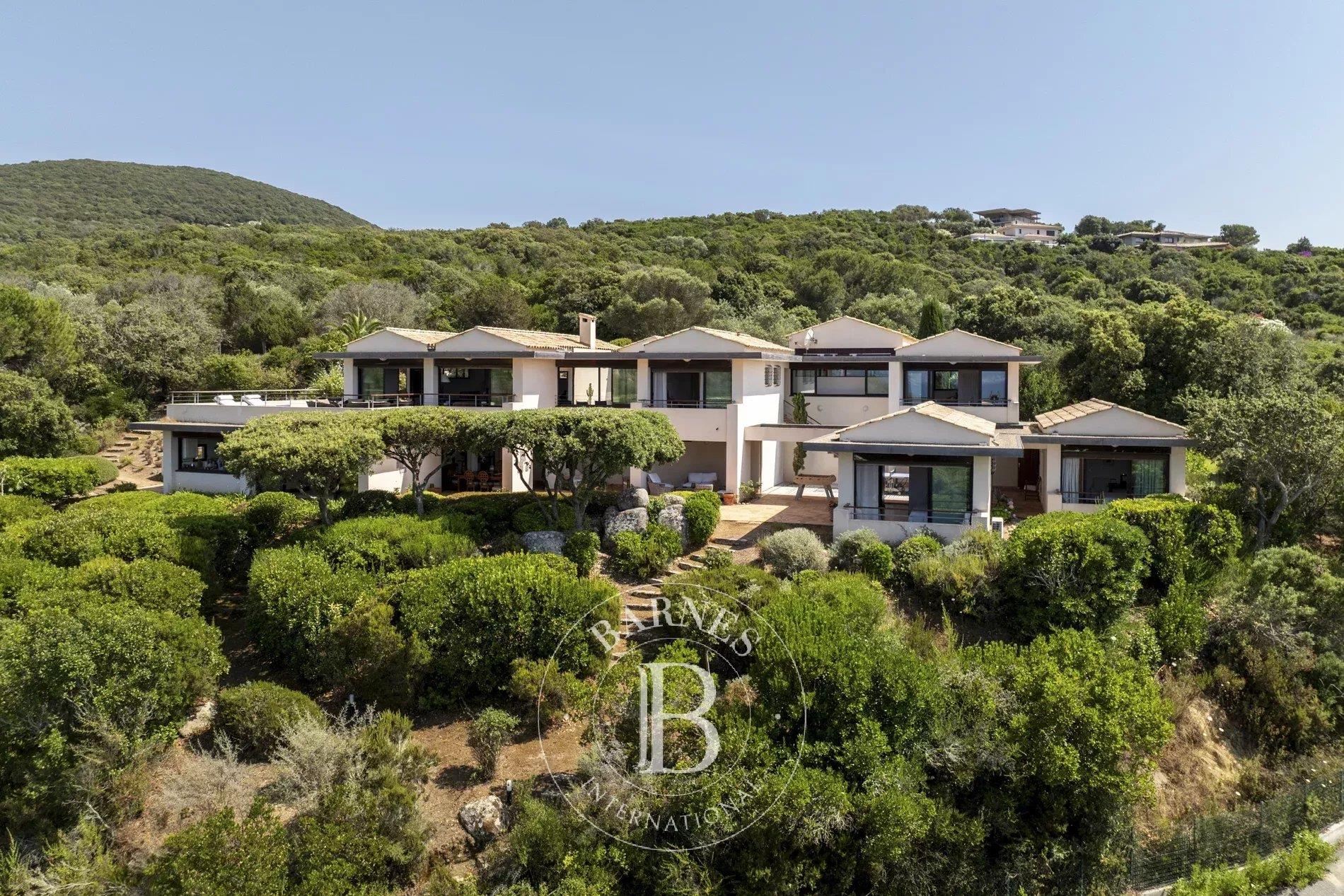 Coti-Chiavari, South Shore, 2 villas, Swimming pool, 7 bedrooms, sea view, walking distance to the b