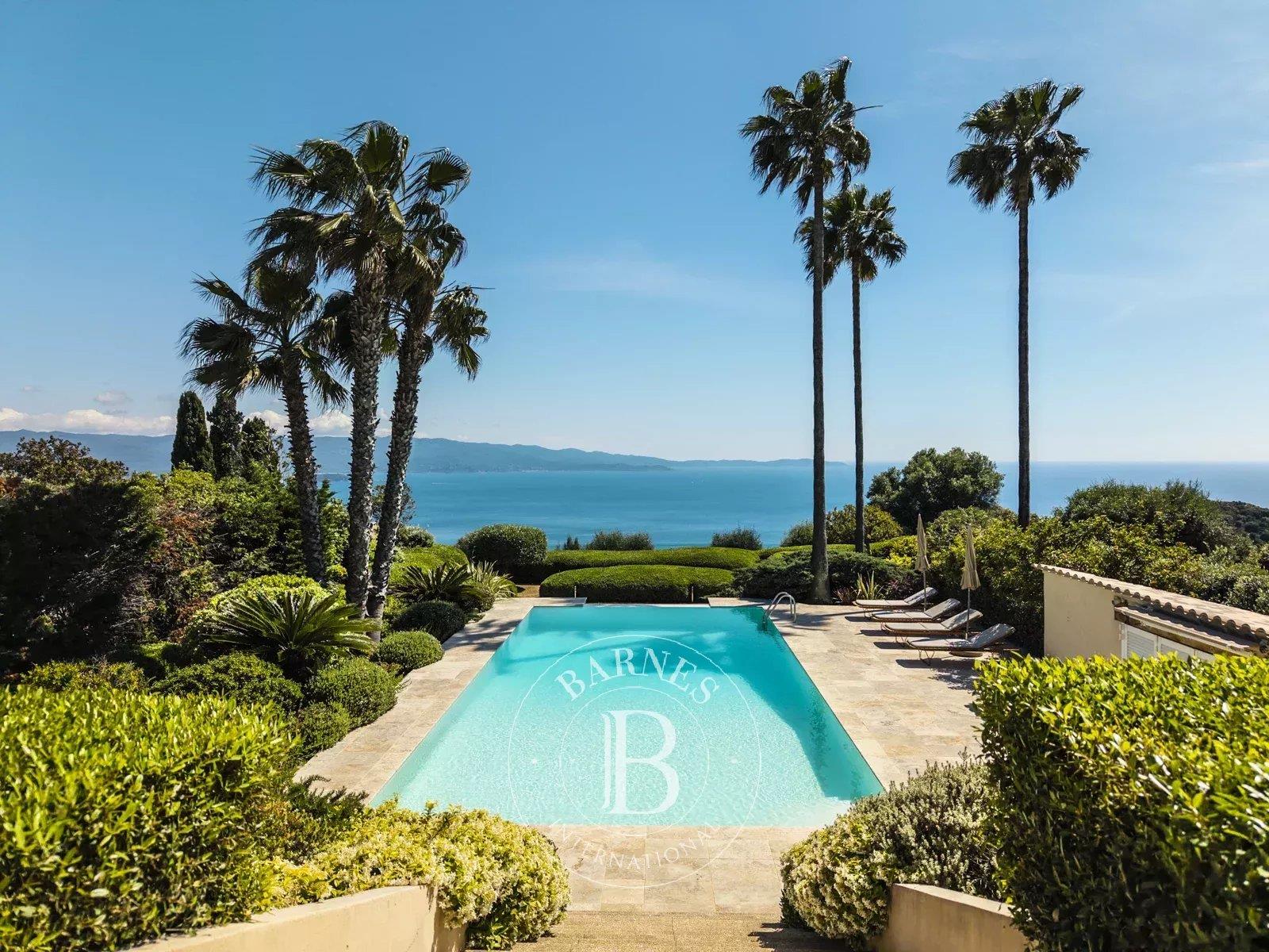 Exclusive, Ajaccio, Villa, 4 bedrooms, panoramic sea view, swimming pool