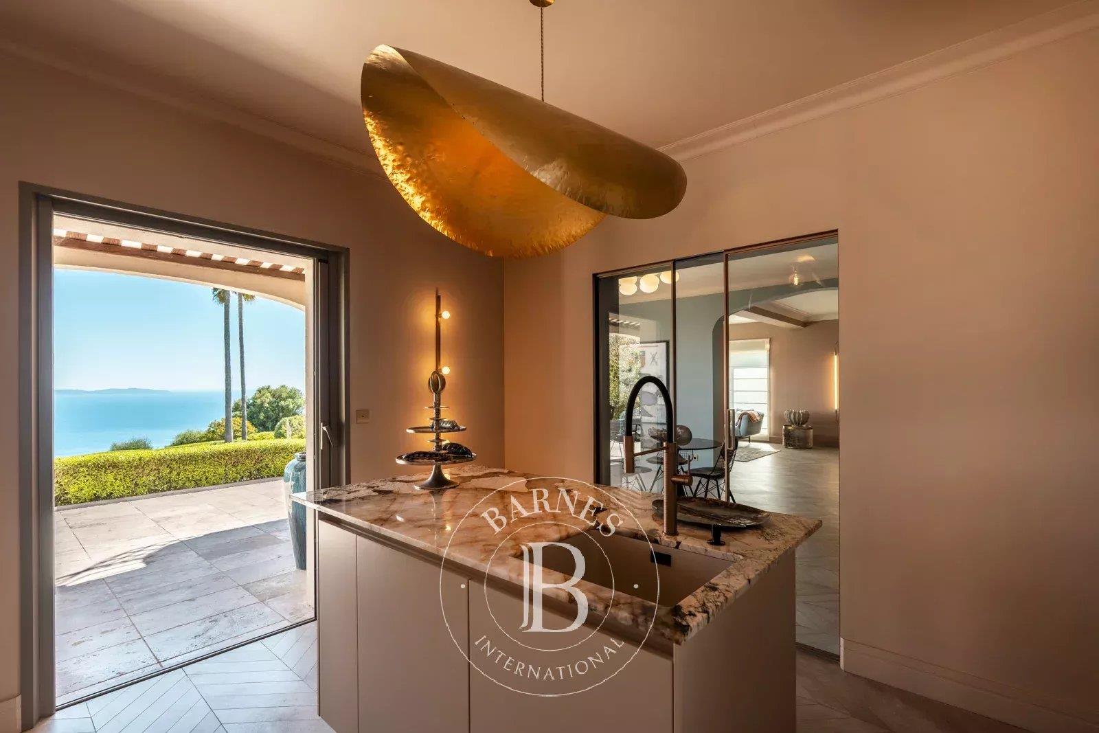 Exclusive, Ajaccio, Villa, 4 bedrooms, panoramic sea view, swimming pool