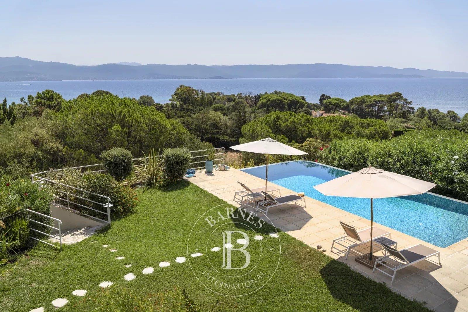Ajaccio Sanguinaires, Seafront Villa, 4 Bedrooms, Walking Distance to the Beach, Panoramic Sea View