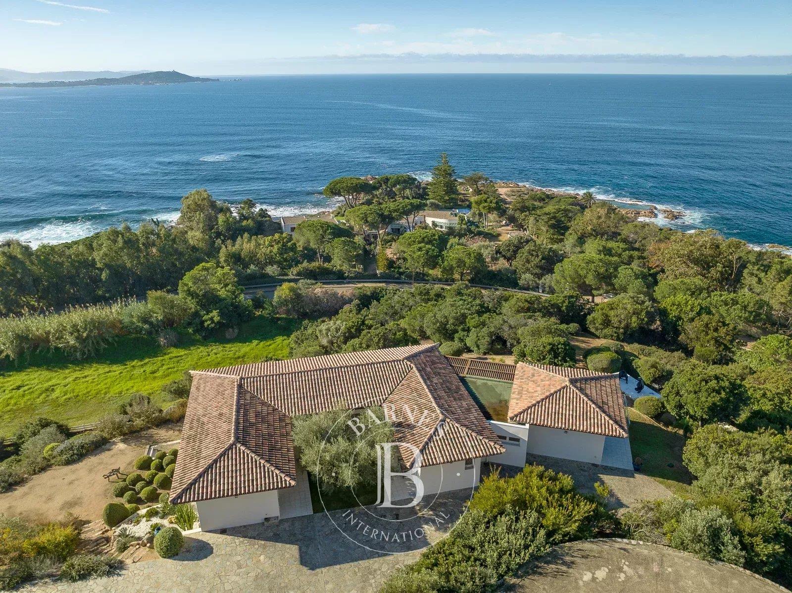 South Shore of Ajaccio, Exclusive Listing, Villa, 5 Bedrooms, Swimming Pool, Seafront, Walking Dista