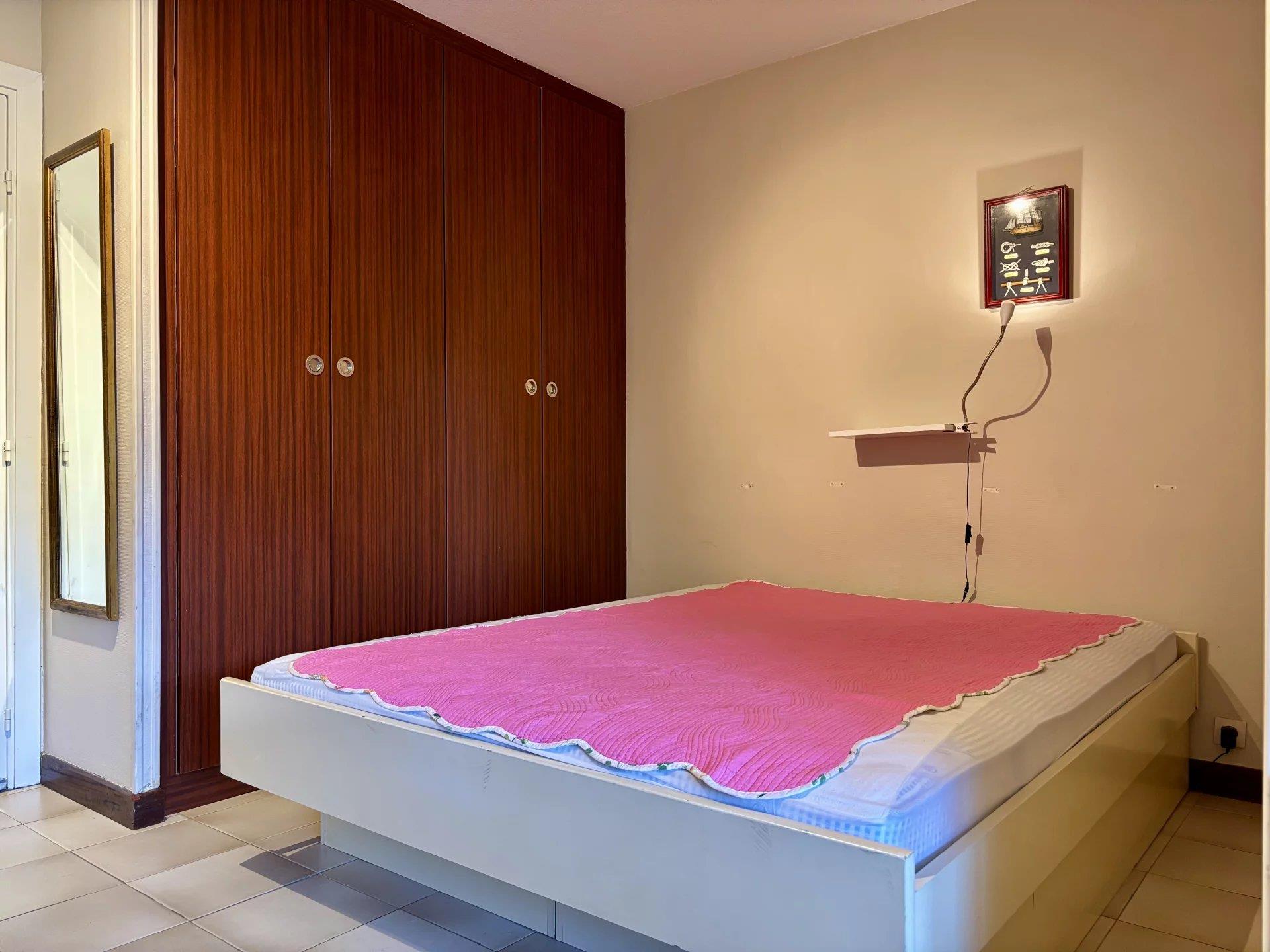 Charming 2-room apartment with terrace and pool at Les Greens de Mandelieu!