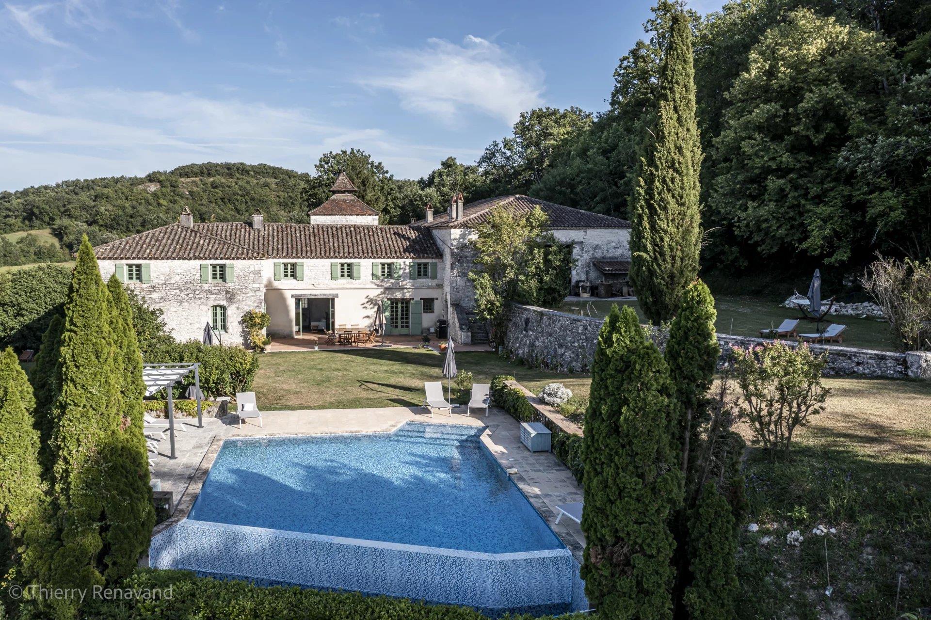 Medieval manor house over 18 hectares with panoramic views