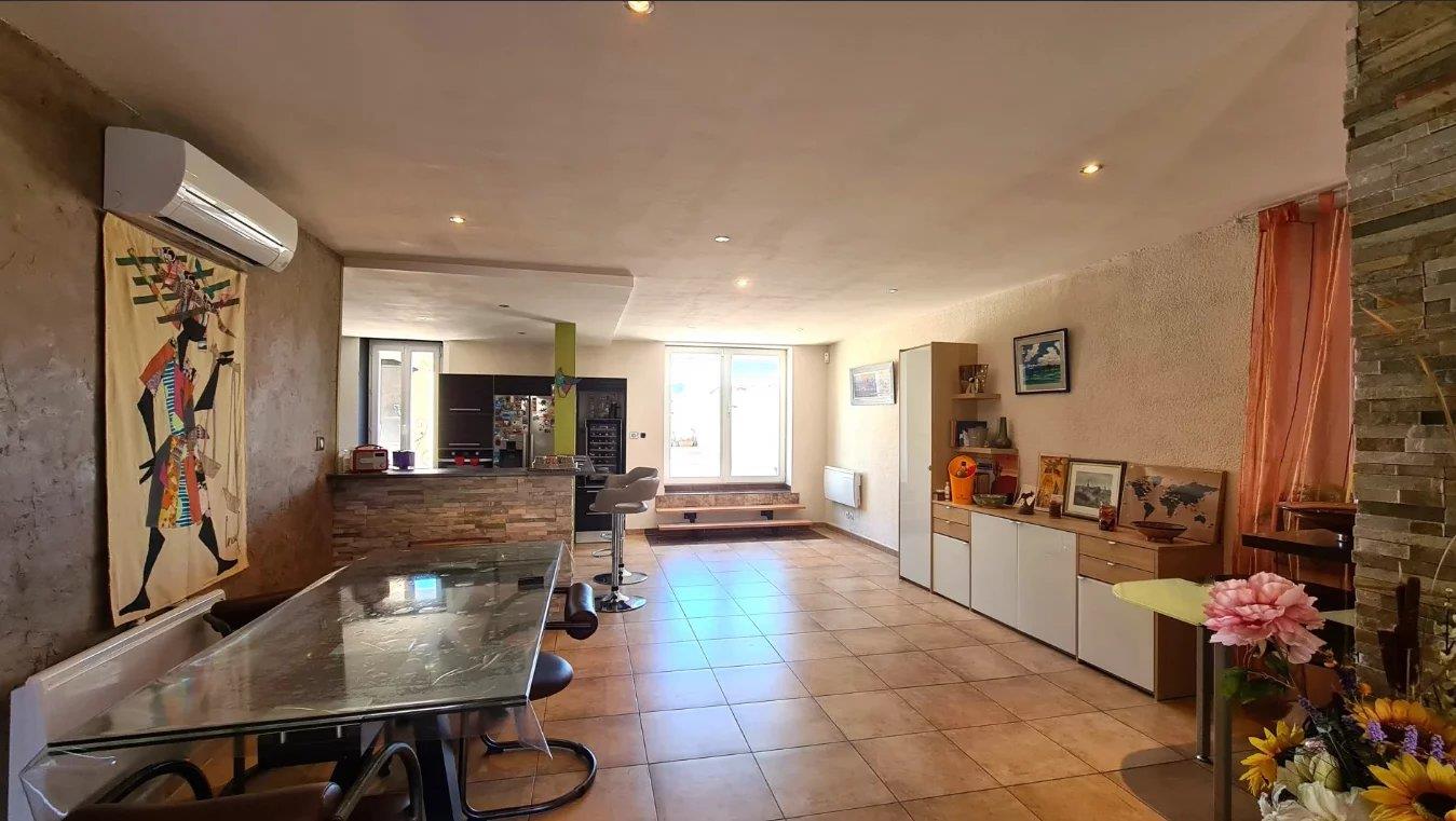 Spacious Family Home with Large Terrace