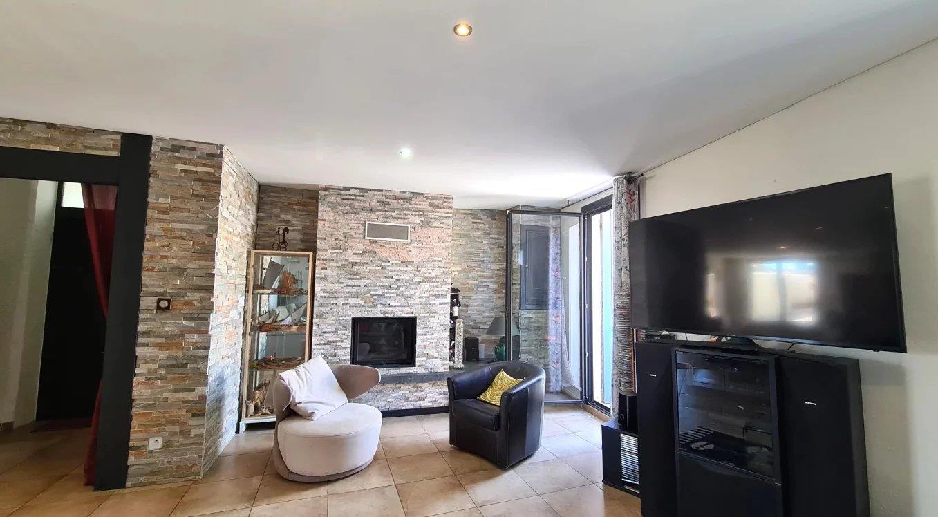 Spacious Family Home with Large Terrace