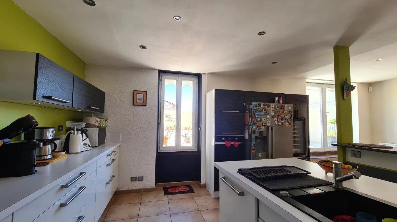 Spacious Family Home with Large Terrace