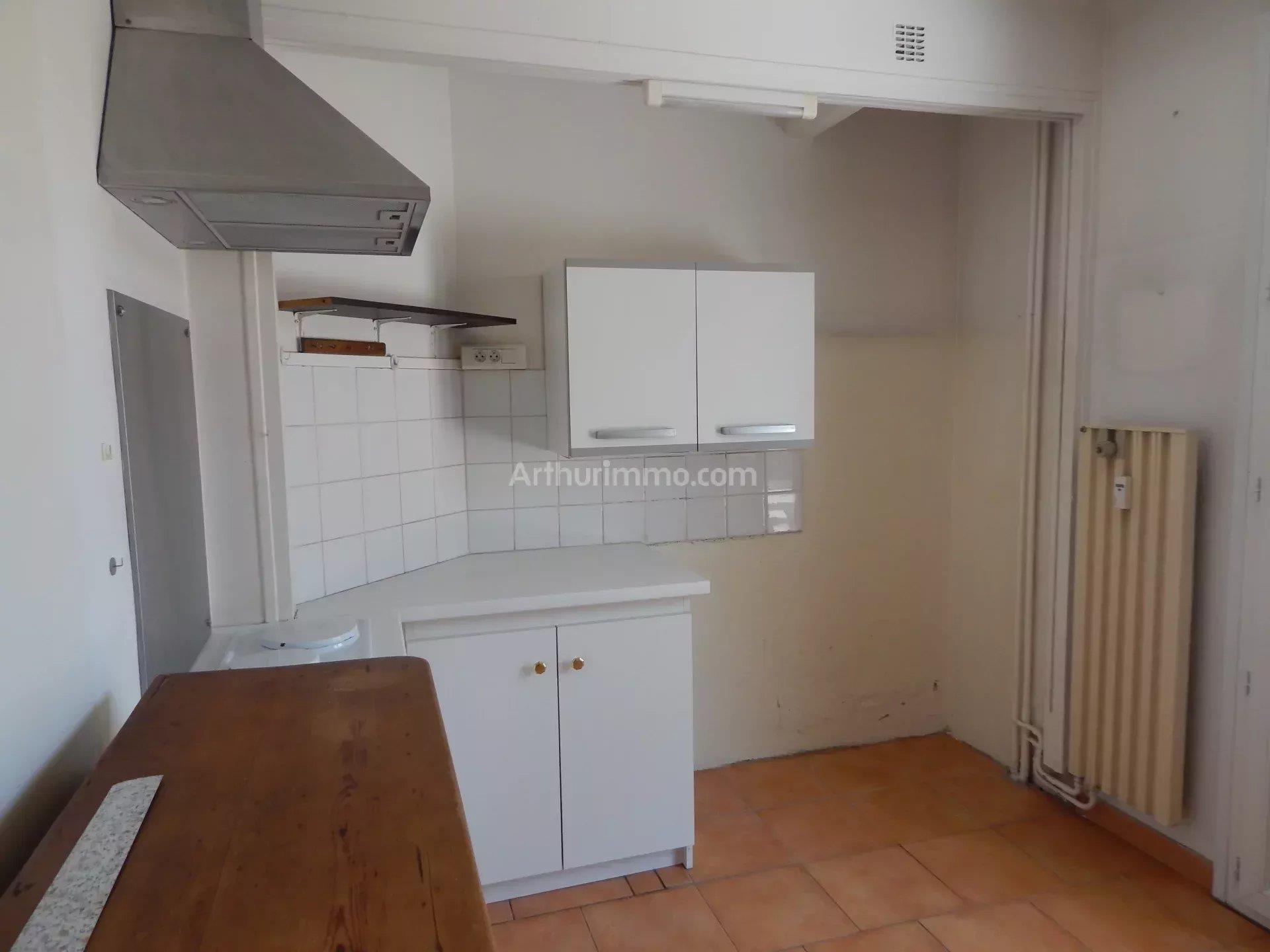 Purchase: Apartment (83690)
