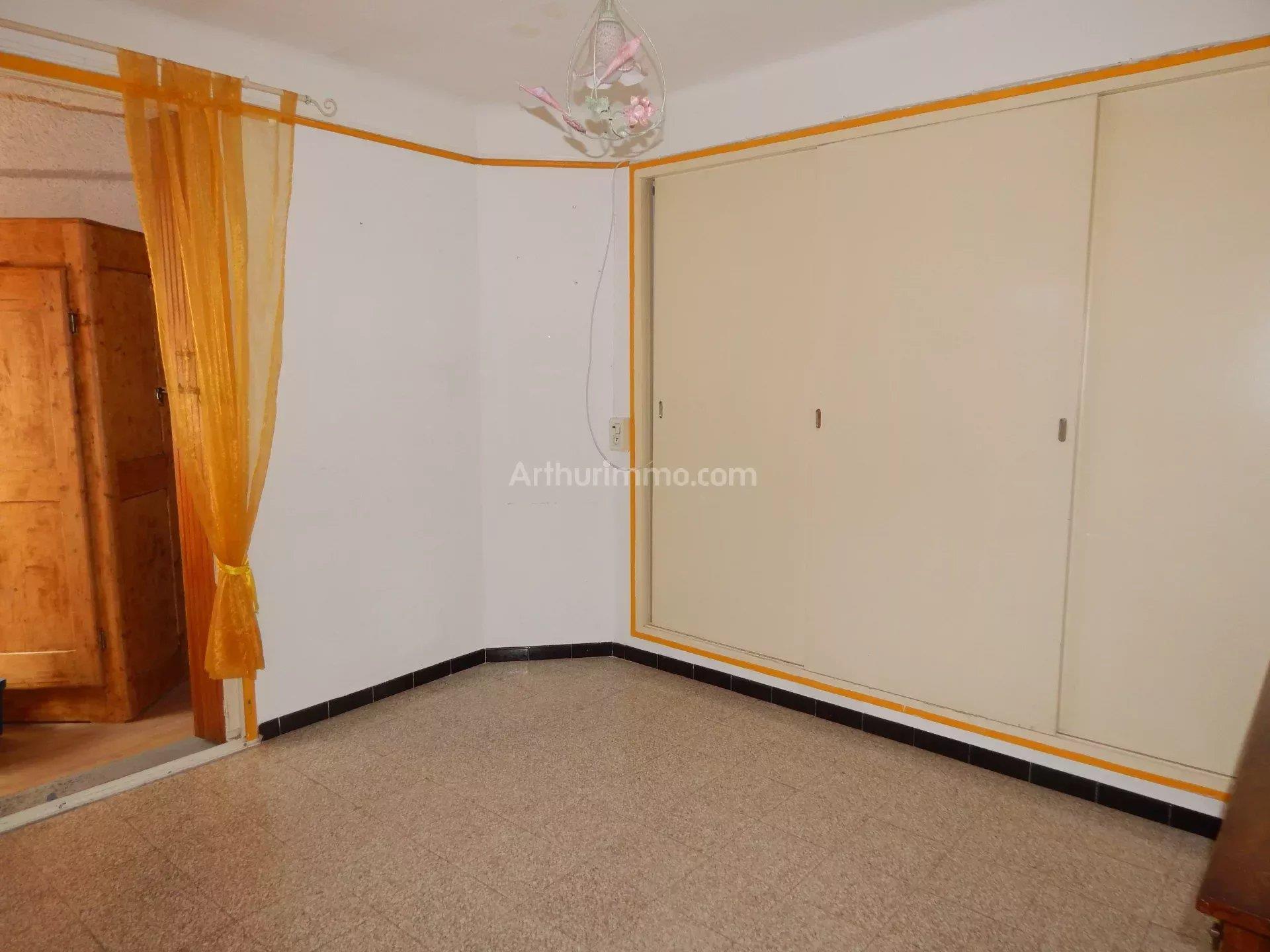 Purchase: Apartment (83690)