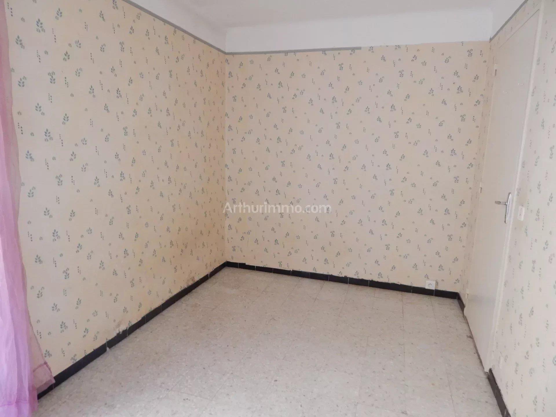 Purchase: Apartment (83690)