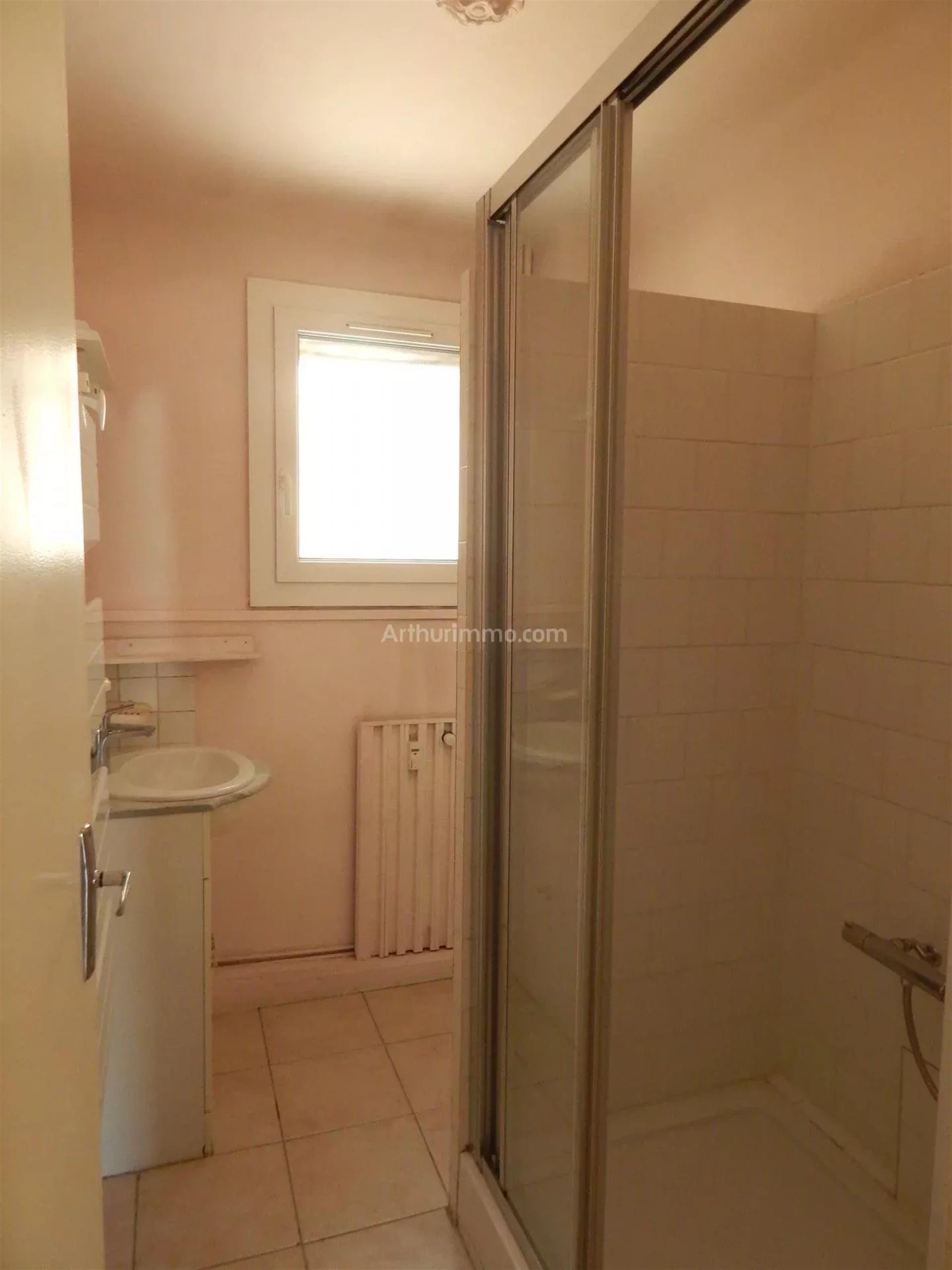 Purchase: Apartment (83690)