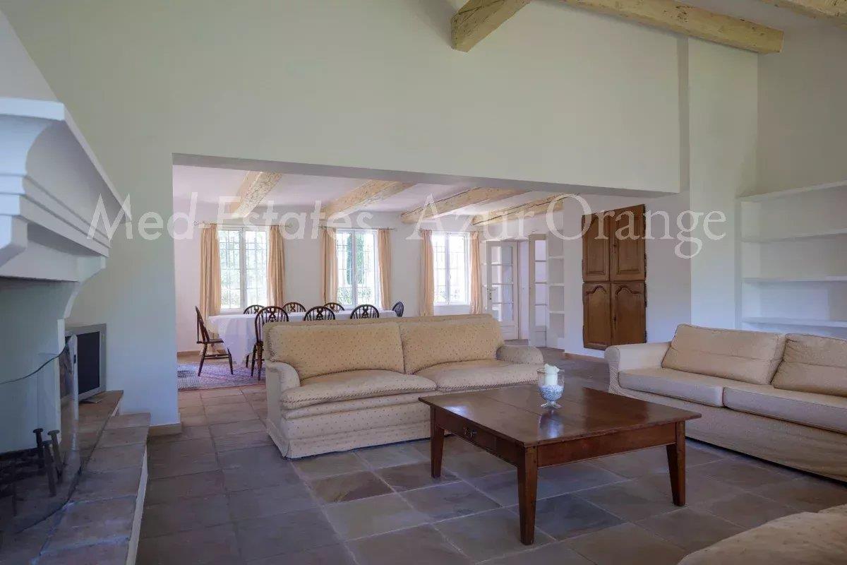 Compra: Vivenda (83340)