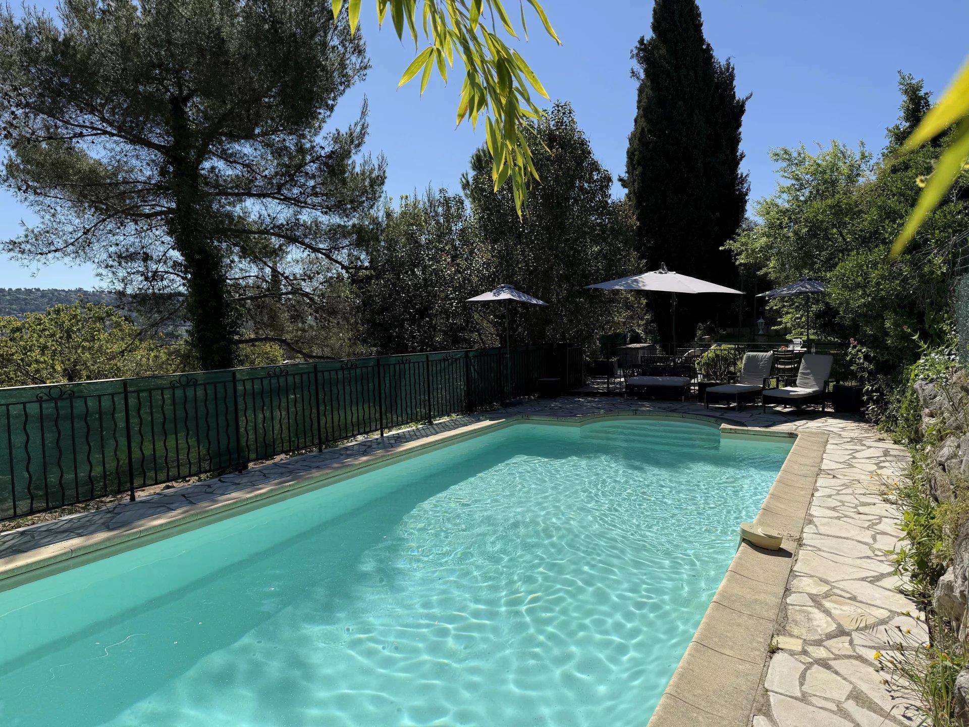 Vente villa Grasse, familiale de 4 chambres