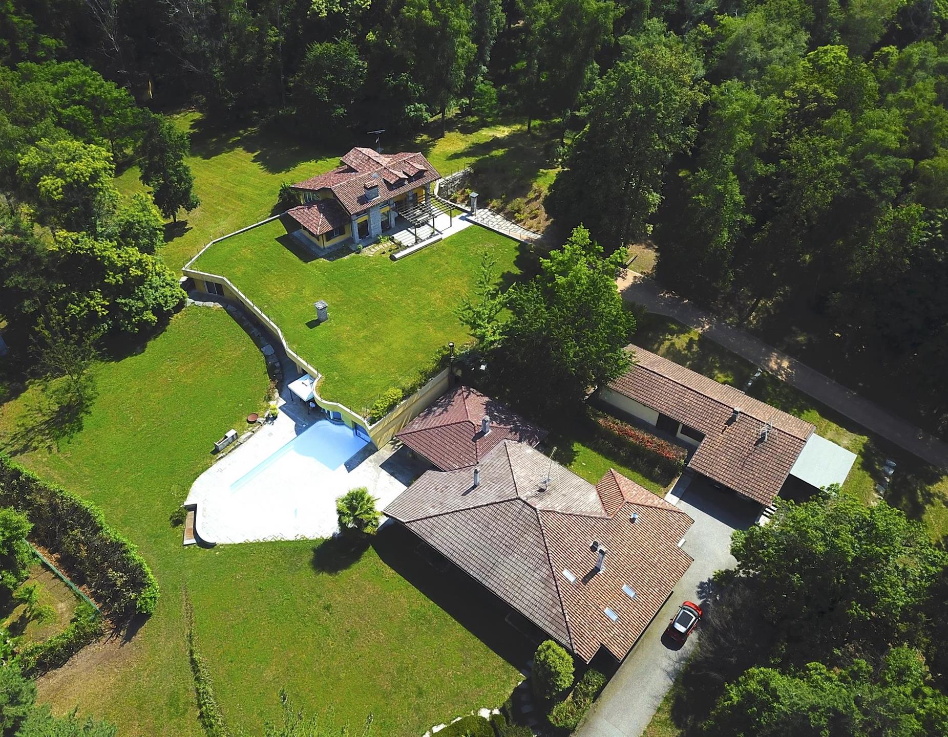 Prestigious Property for Sale in Agrate Conturbia with Park and Pool