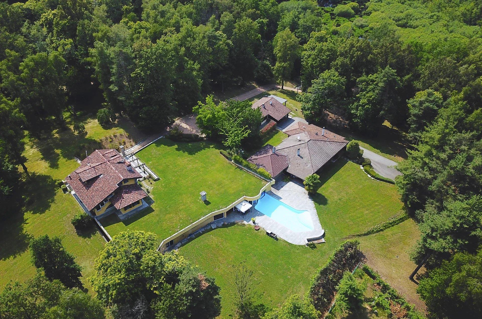 Prestigious Property for Sale in Agrate Conturbia with Park and Pool