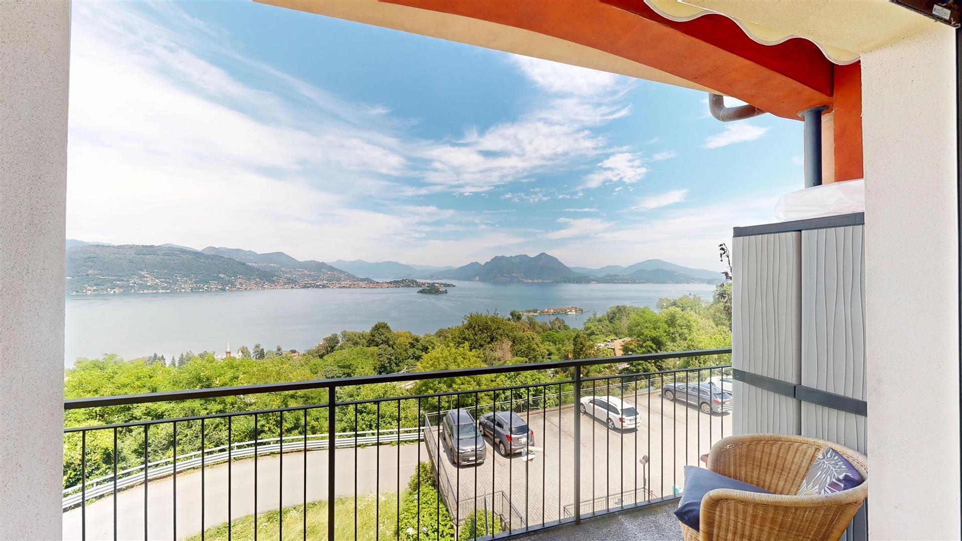 Two-Room apartment for sale in Baveno with beautiful lake view
