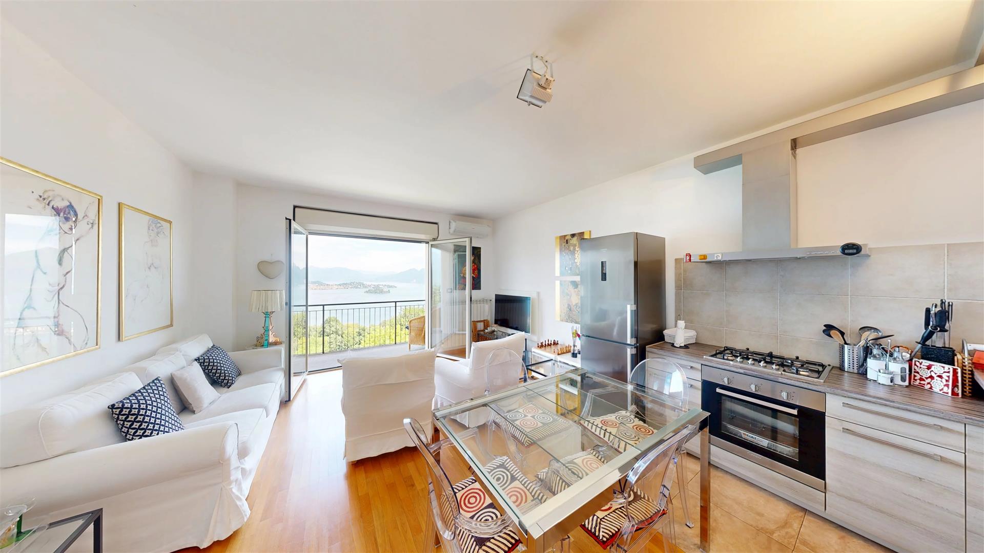 Two-Room apartment for sale in Baveno with beautiful lake view