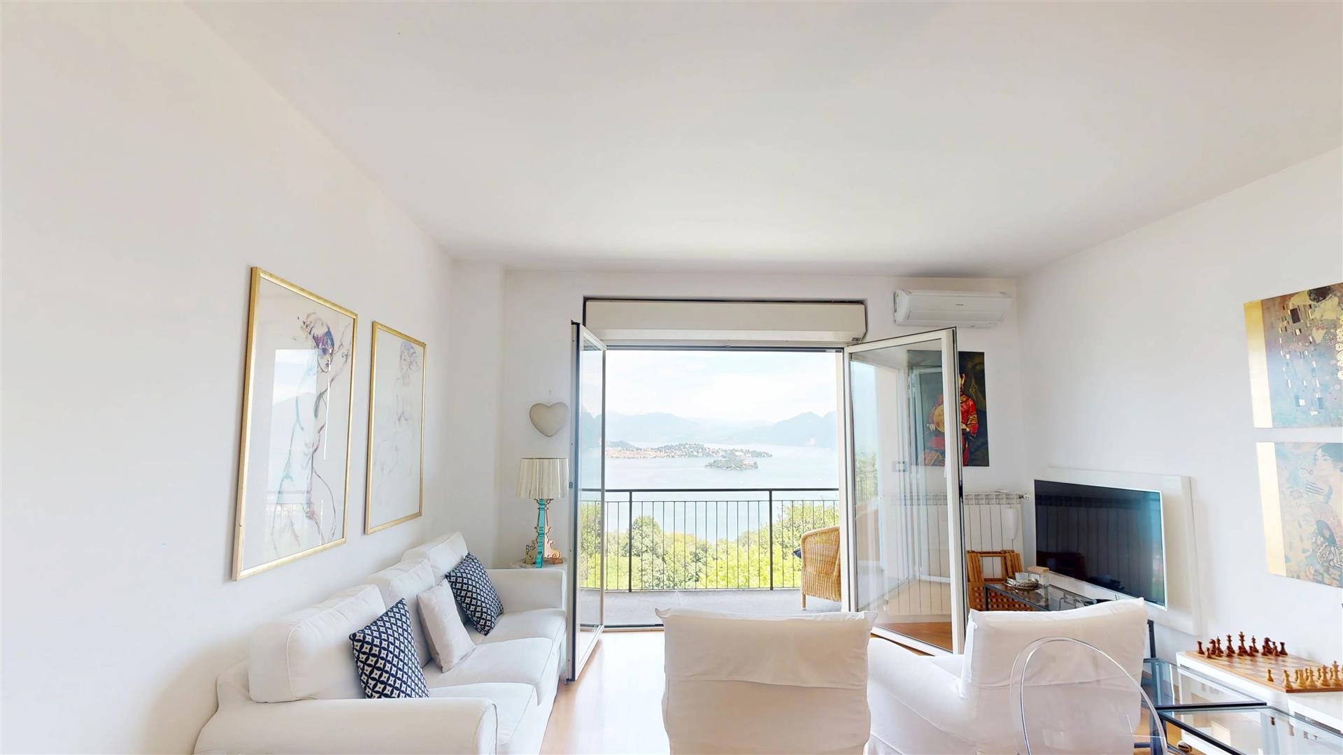 Two-Room apartment for sale in Baveno with beautiful lake view