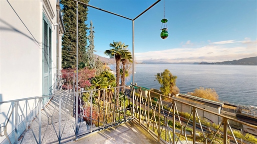 Elégant studio avec vue sur le lac à vendre à Meina - Lac Majeur