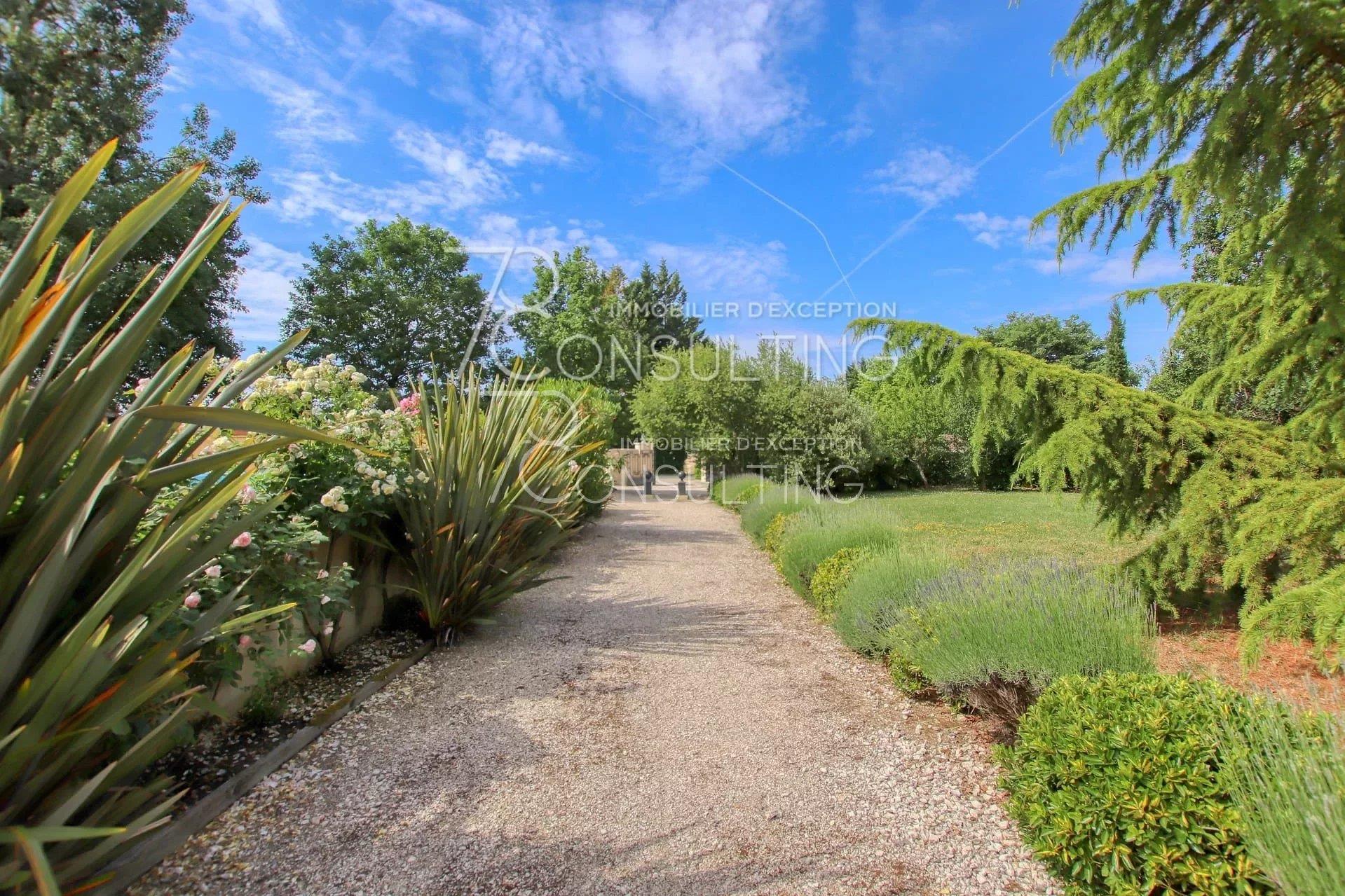 Urgent Sale Mansion 50Mn Aéroport