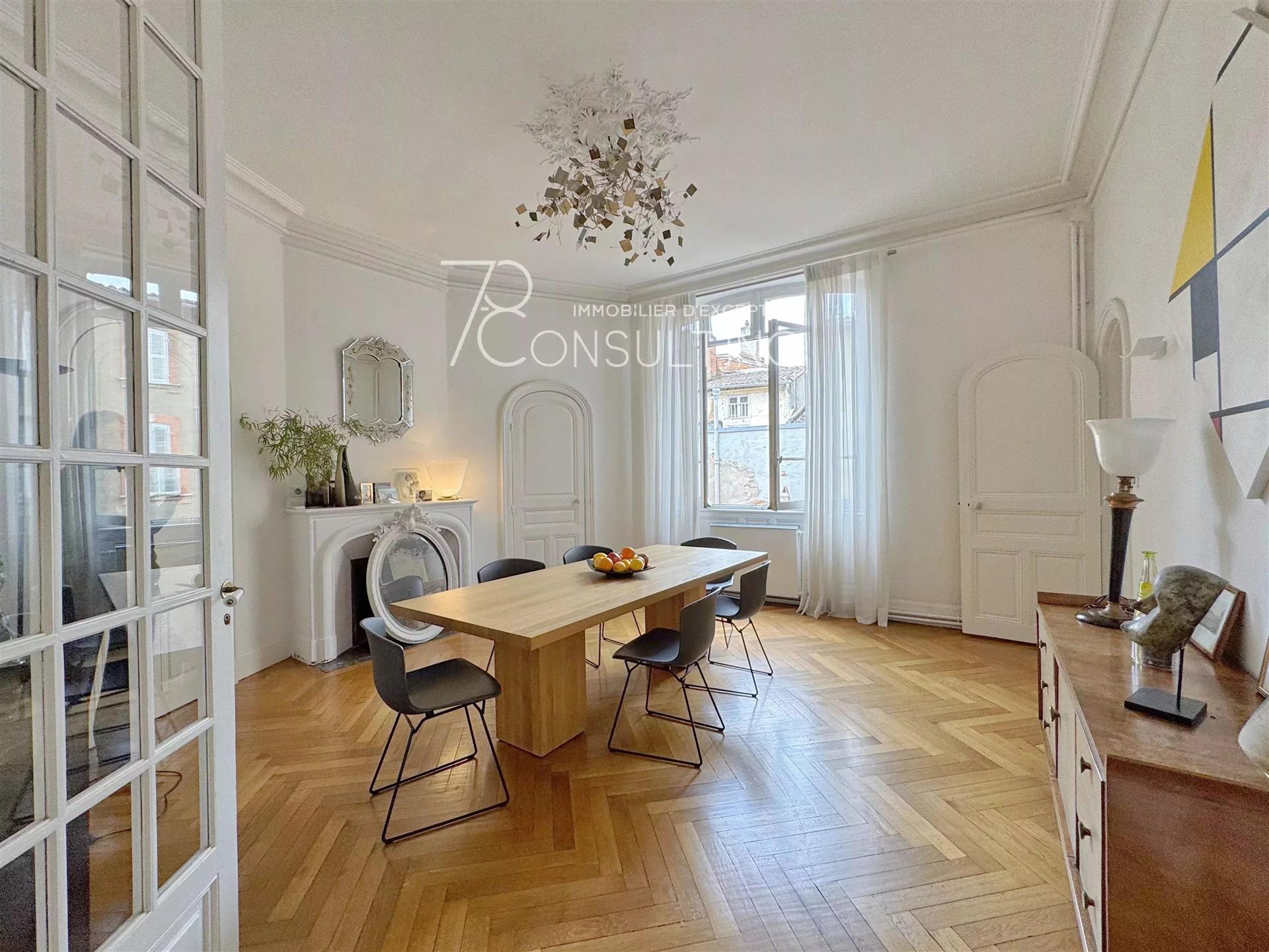For Sale - Toulouse - Carmes - Bourgeois Apartment