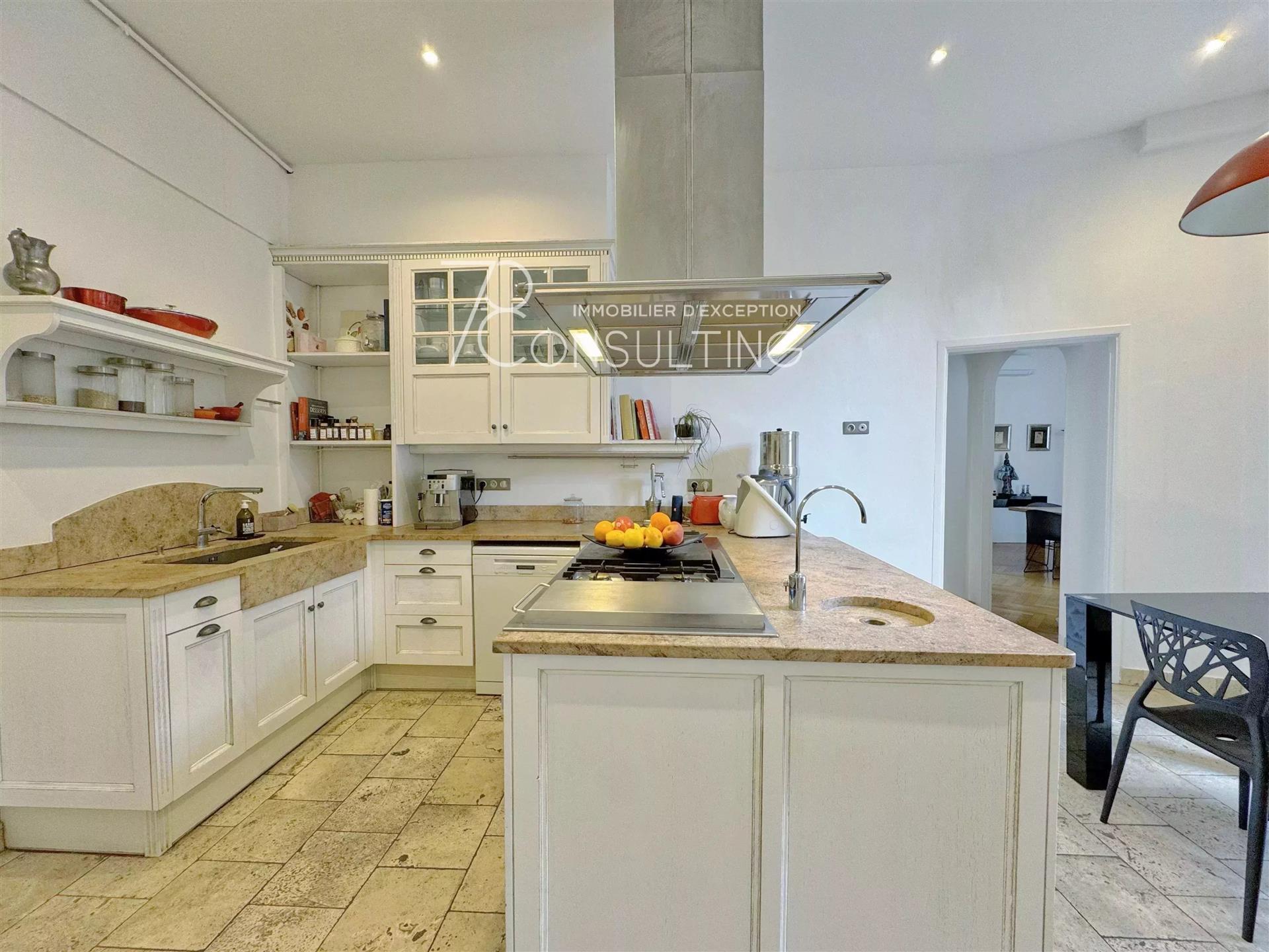 For Sale - Toulouse - Carmes - Bourgeois Apartment