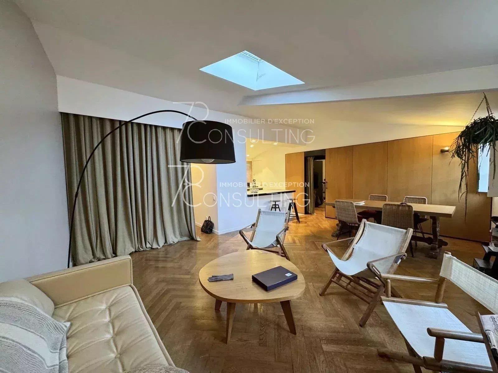 Sale - Toulouse - Saint-Étienne - 3 Rooms - Top Floor