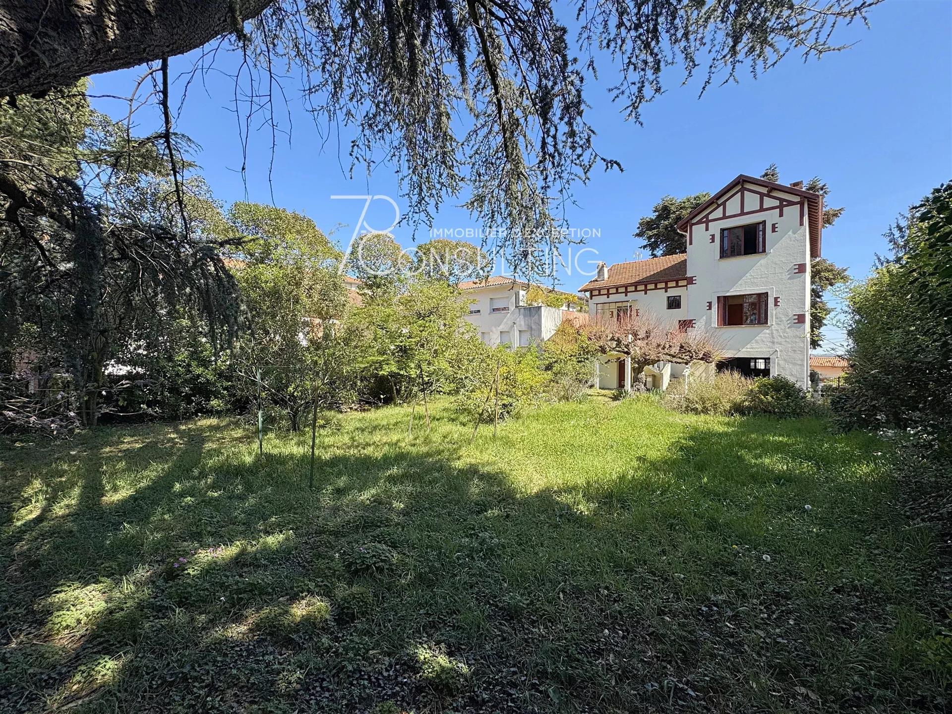 Exclusivity - Sale - Toulouse - Guilhemery - House 1930 - Garden
